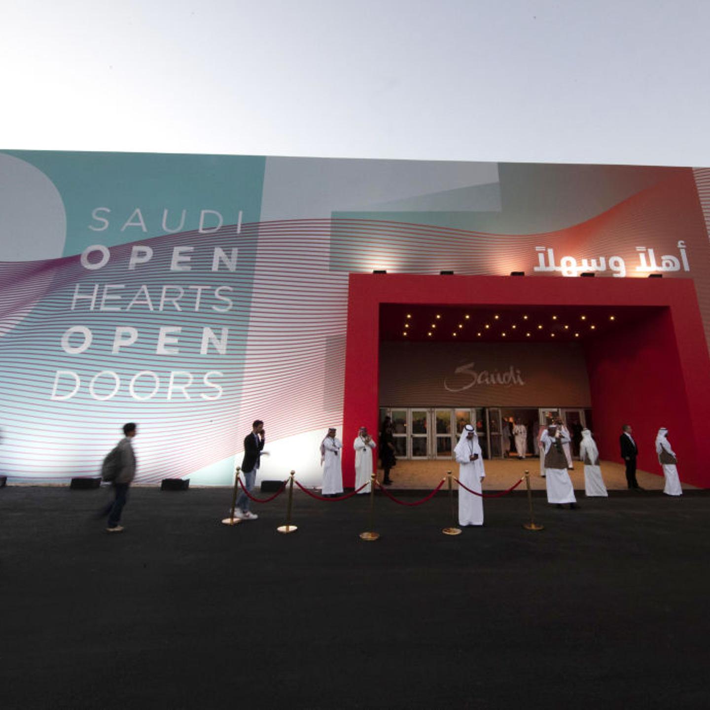 Saudi Arabia Opens to Tourists And Their Foreign Ways
