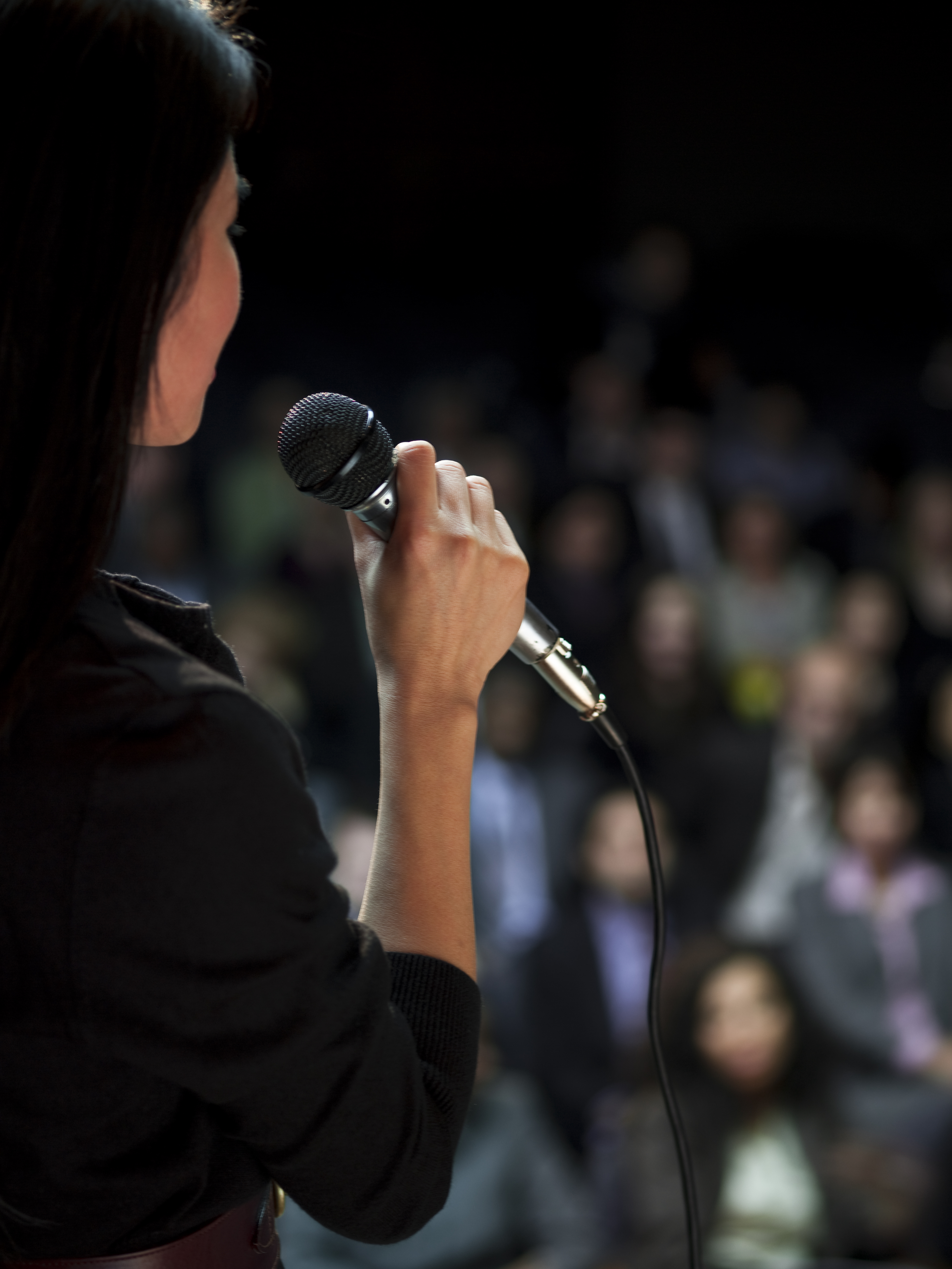 woman-giving-presentation