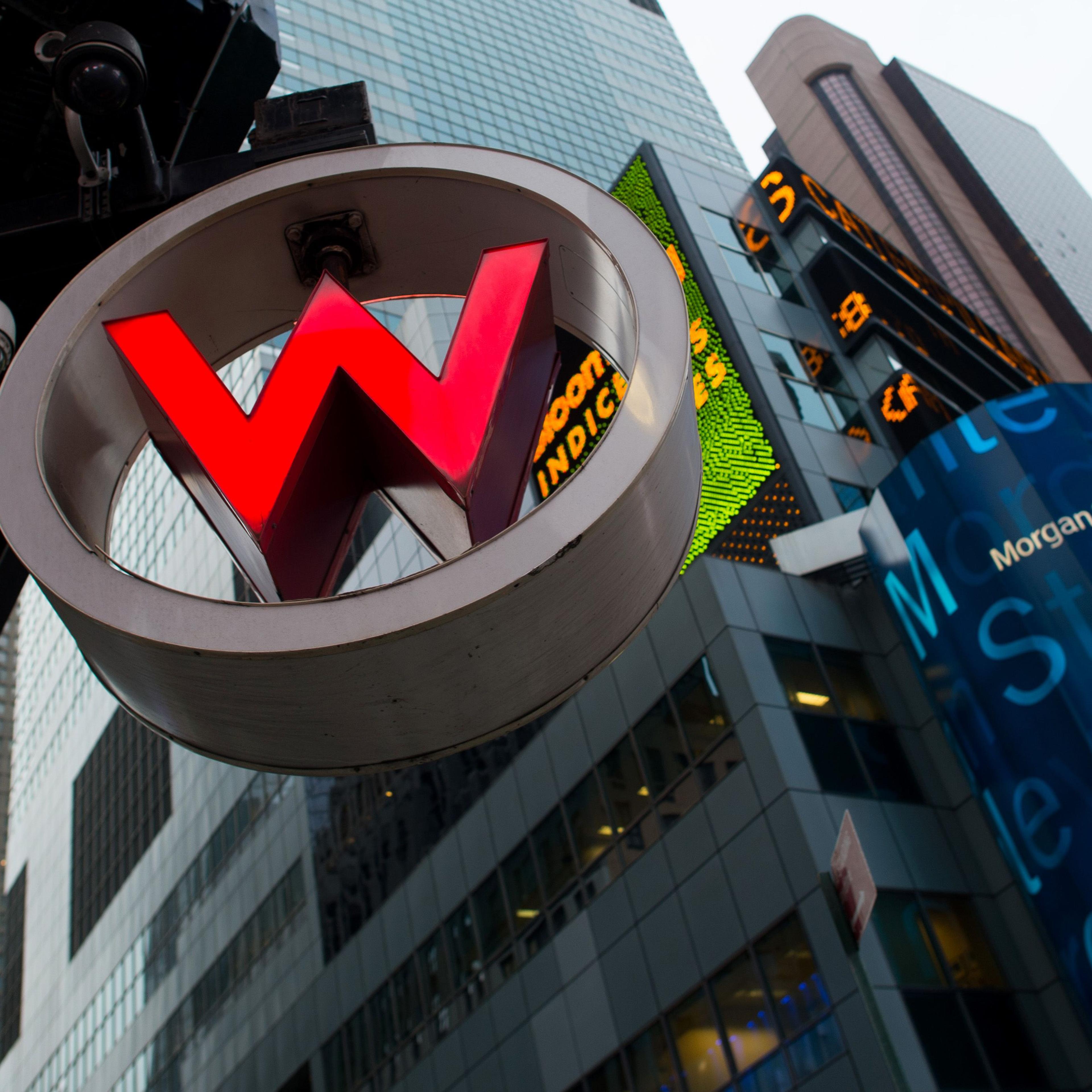 Starwood Hotels Climbs After Earnings Beat Analysts' Estimates