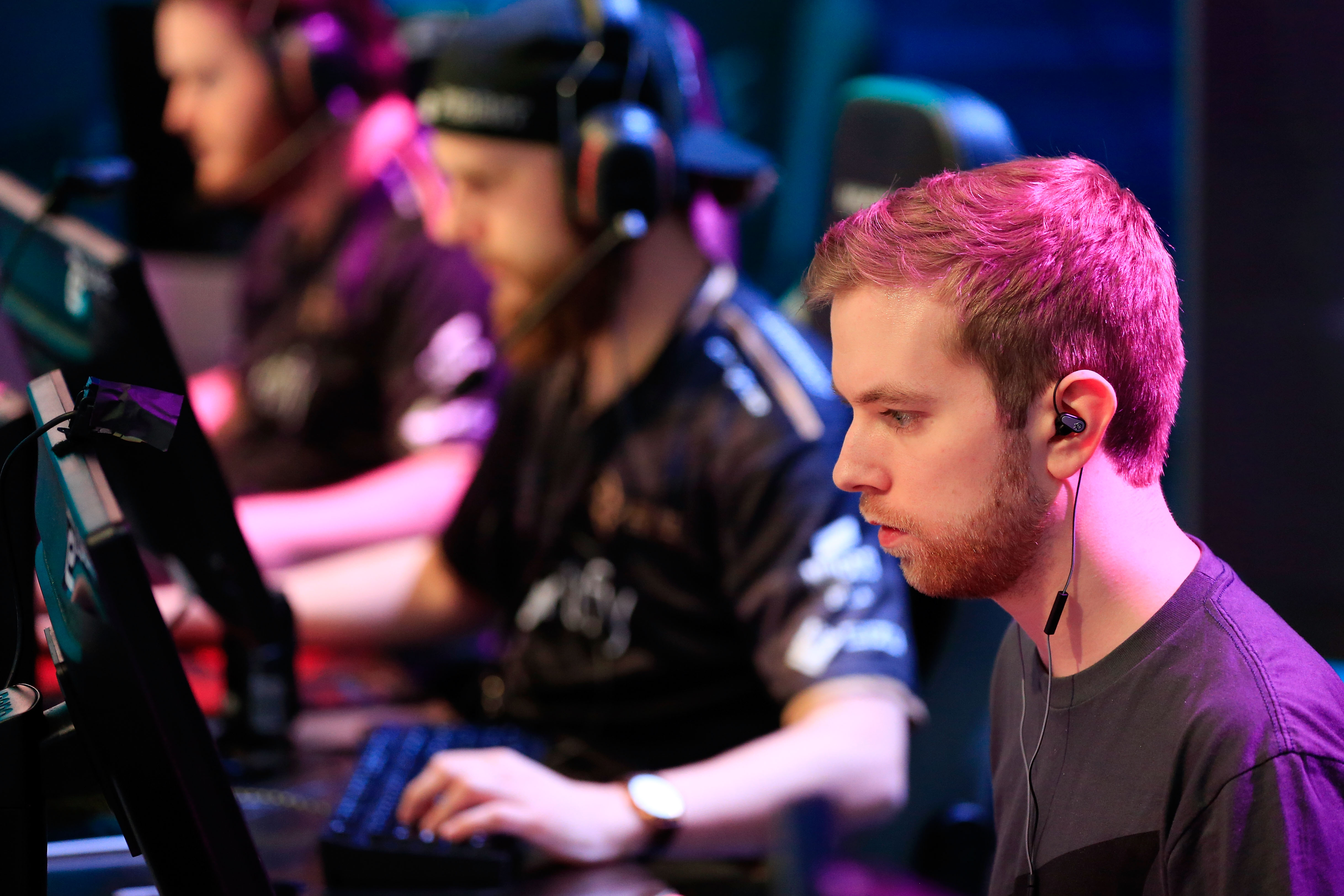 ELEAGUE Week 2 - Group Stage A - Day 4
