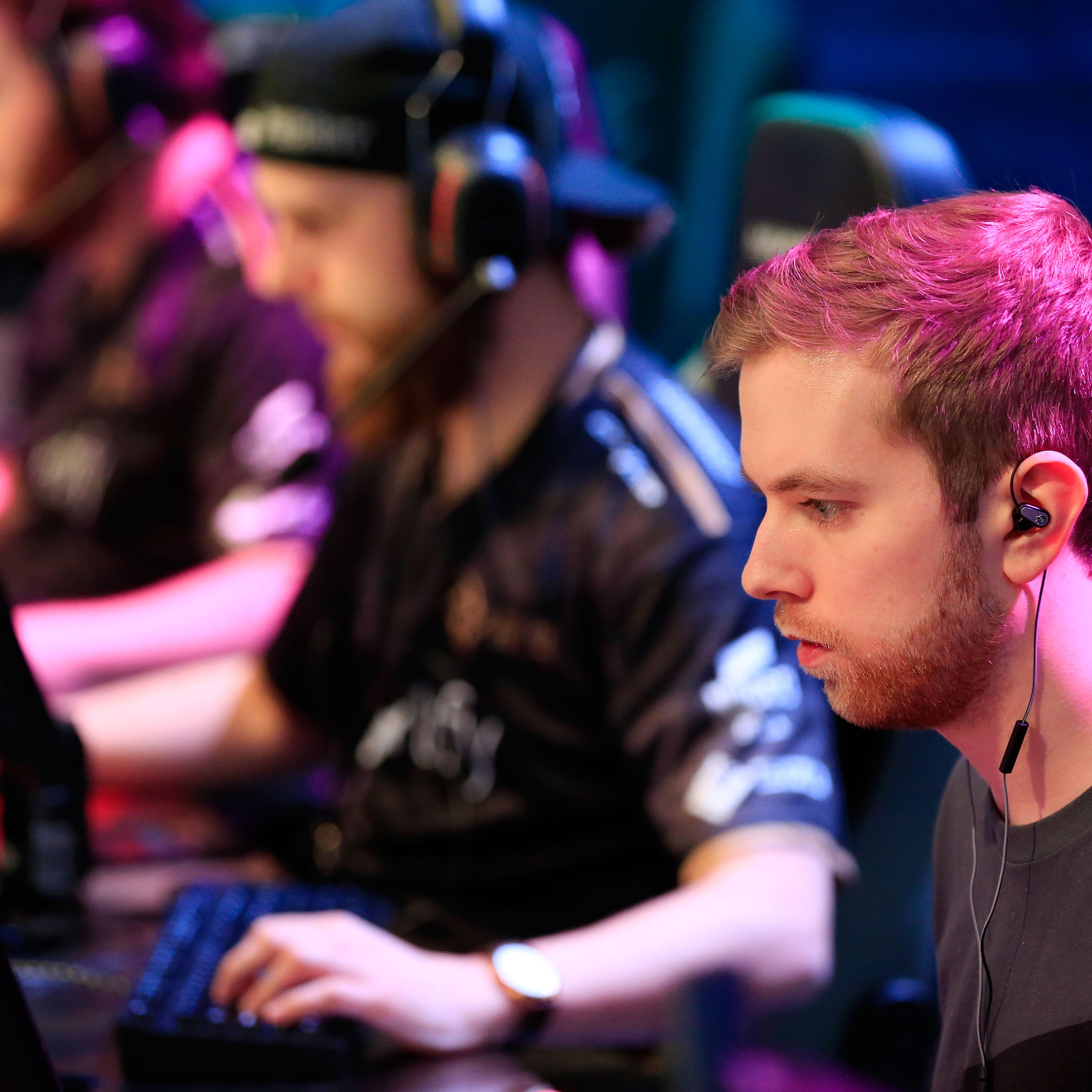 ELEAGUE Week 2 - Group Stage A - Day 4