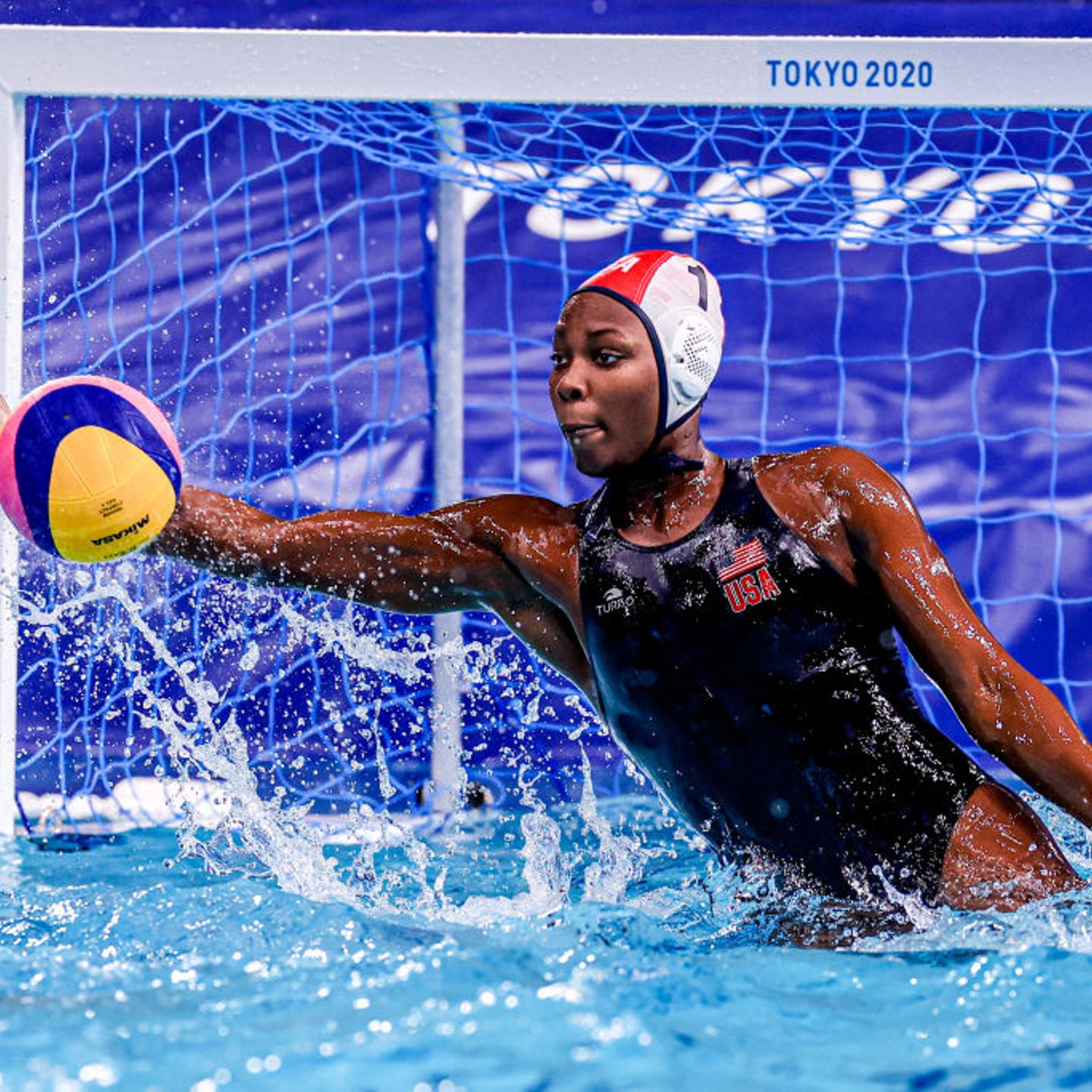 Team United States v Team China - Tokyo 2020 Olympic Waterpolo Tournament Women