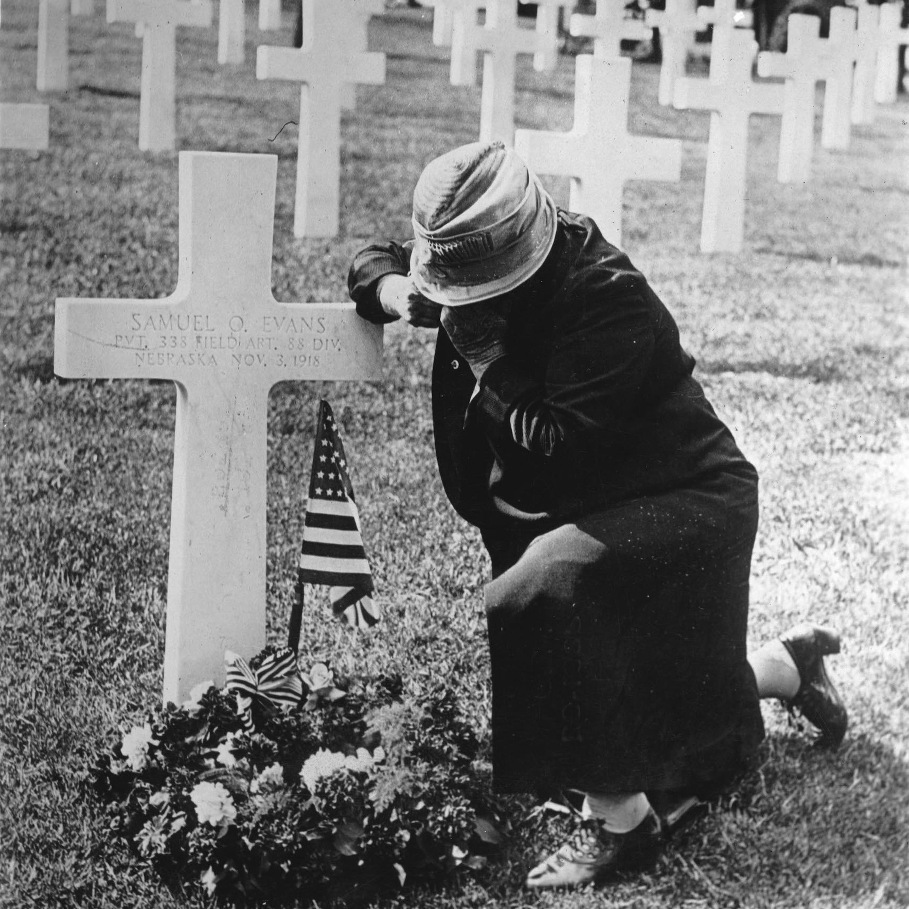 A mother of a soldier at the grave of her son, France, Photograph, Around 1920