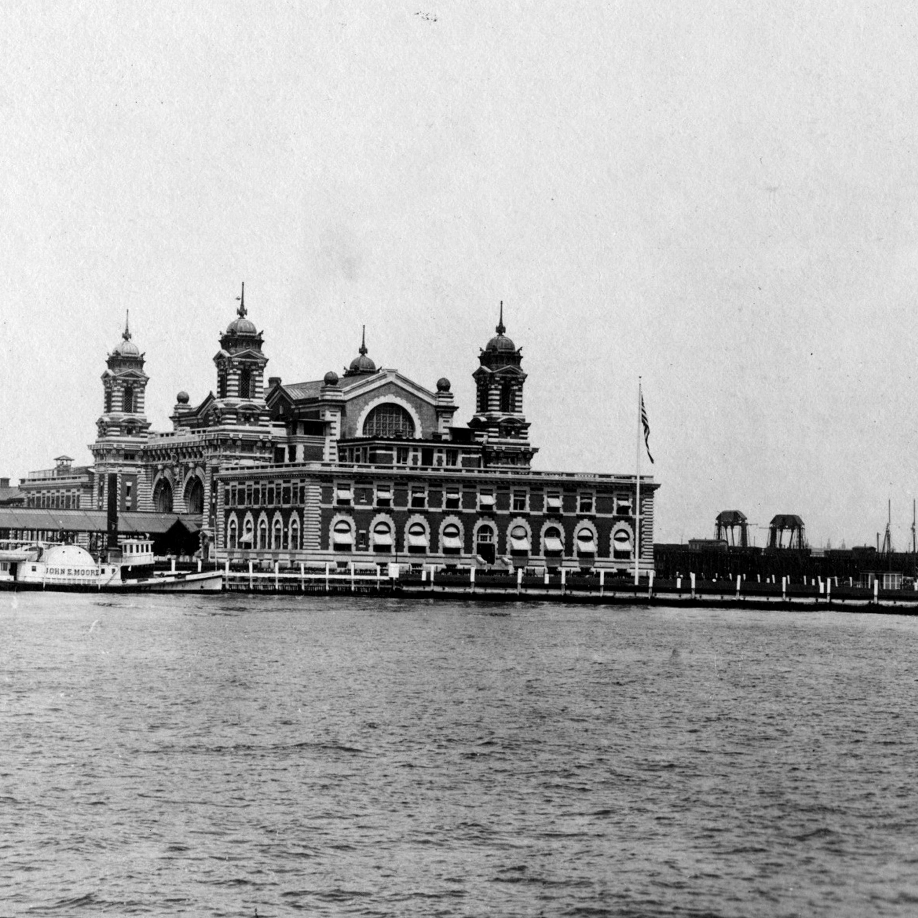 The exterior of the Ellis Island immigration inspection station in 1907.