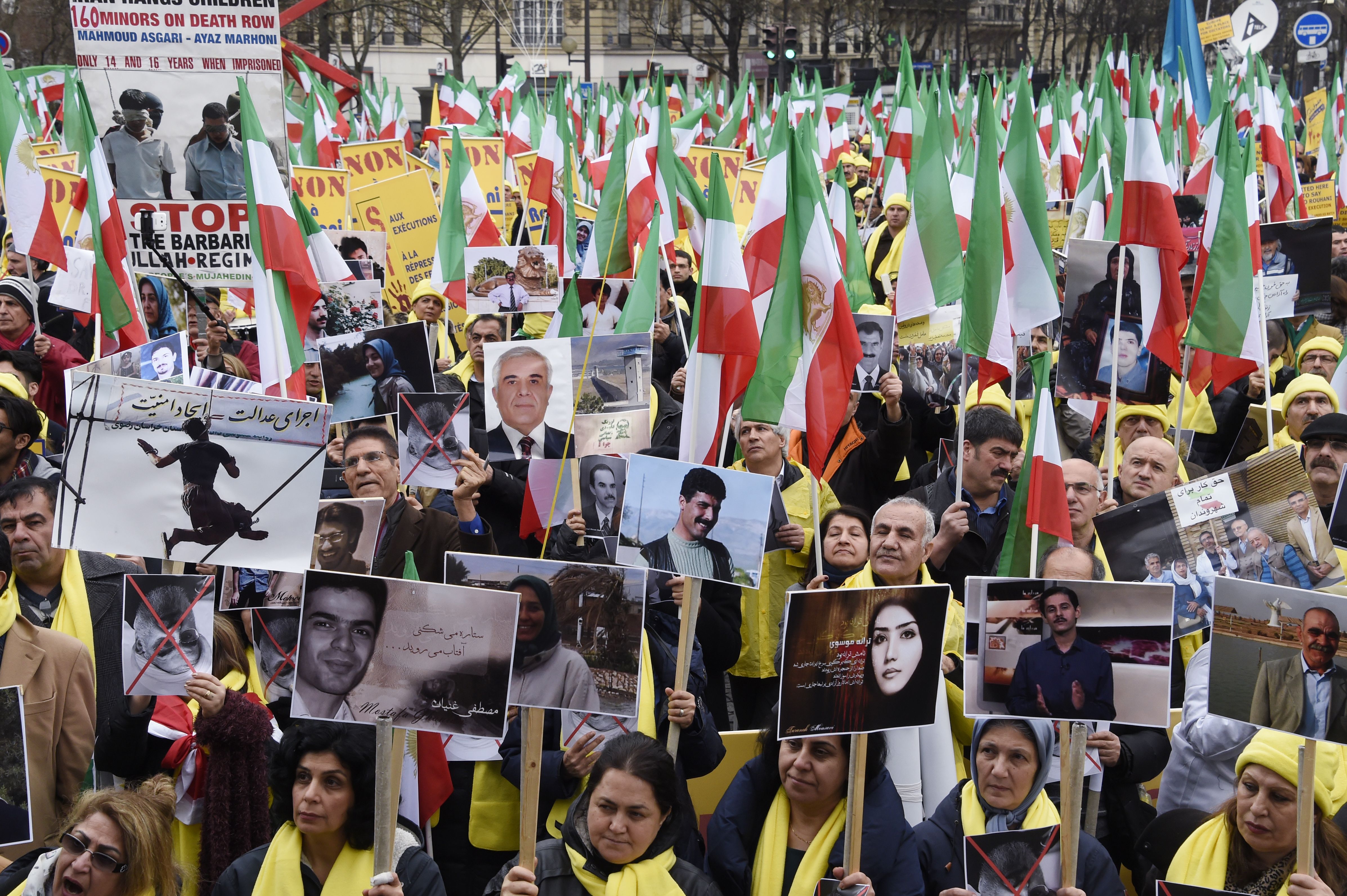 TOPSHOT-FRANCE-IRAN-POLITICS