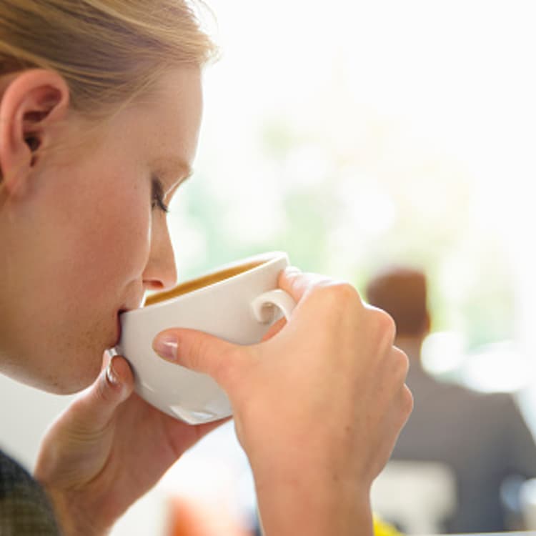 woman-drinking-coffee