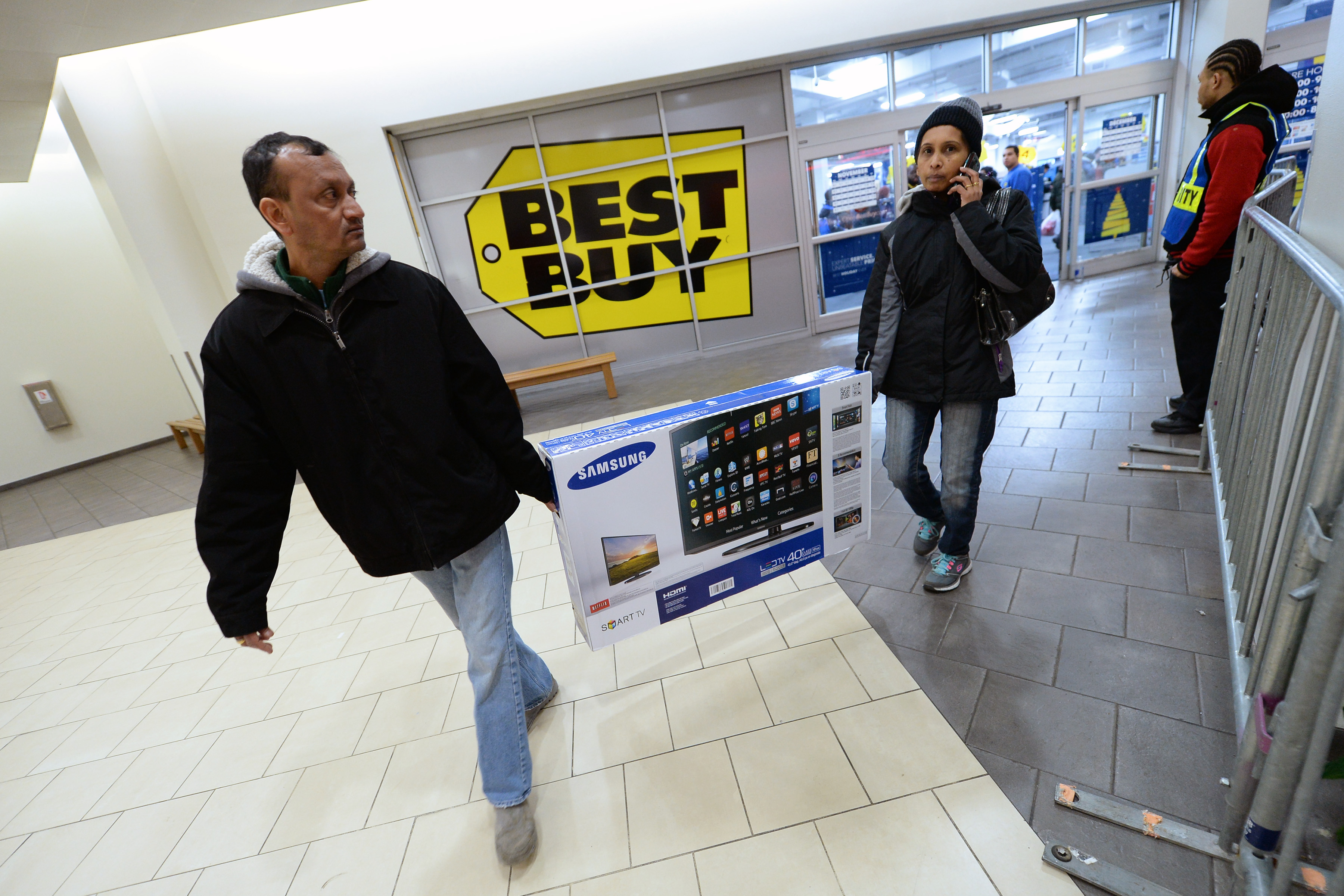 NY: Black Friday Holiday Shoppers