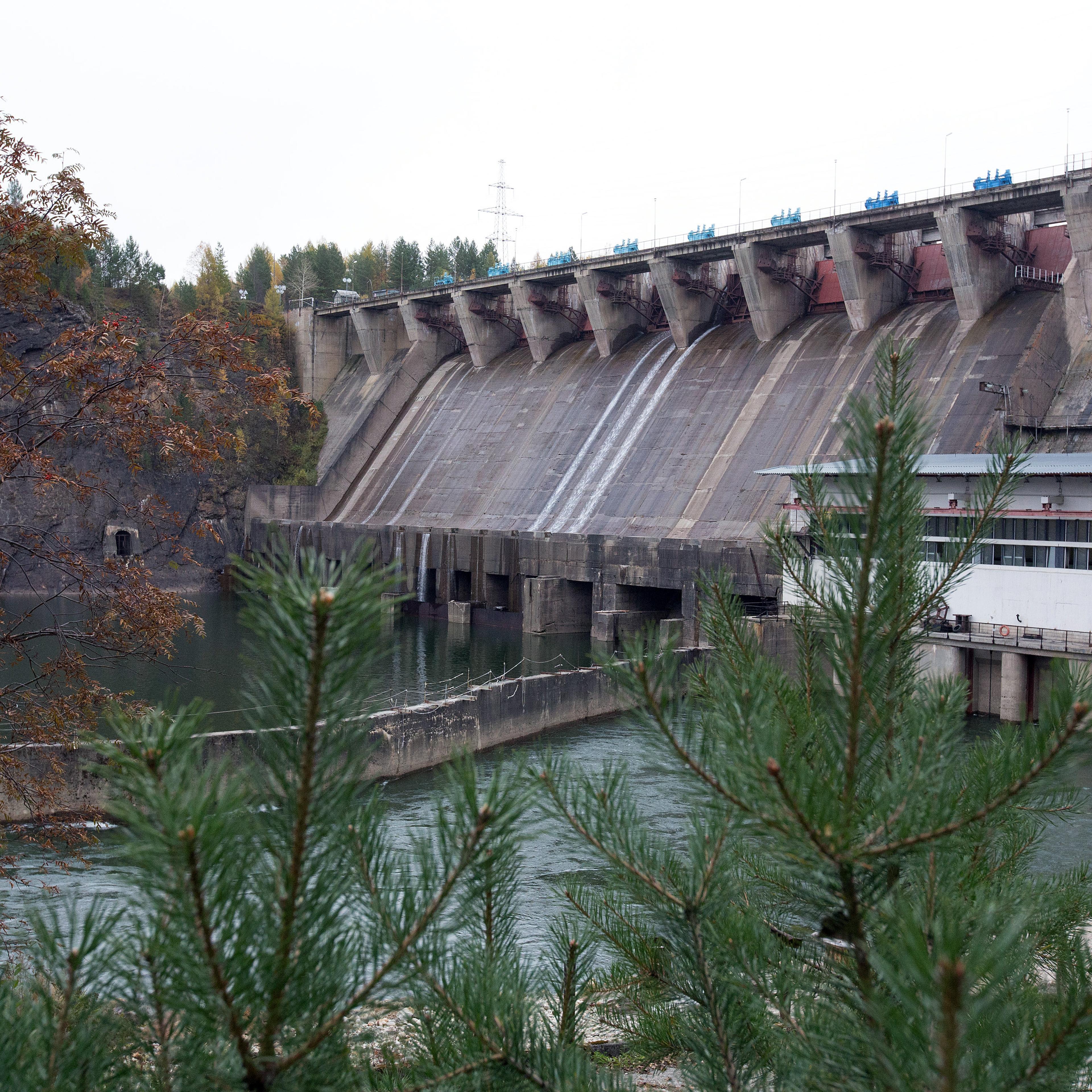 The Manakanskaya hydroelectric power station, operated by Polyus Gold International Ltd., Russia's largest gold producer, sits on the Mamakan river near Bodaybo, Russia, on Sept. 22, 2015.
