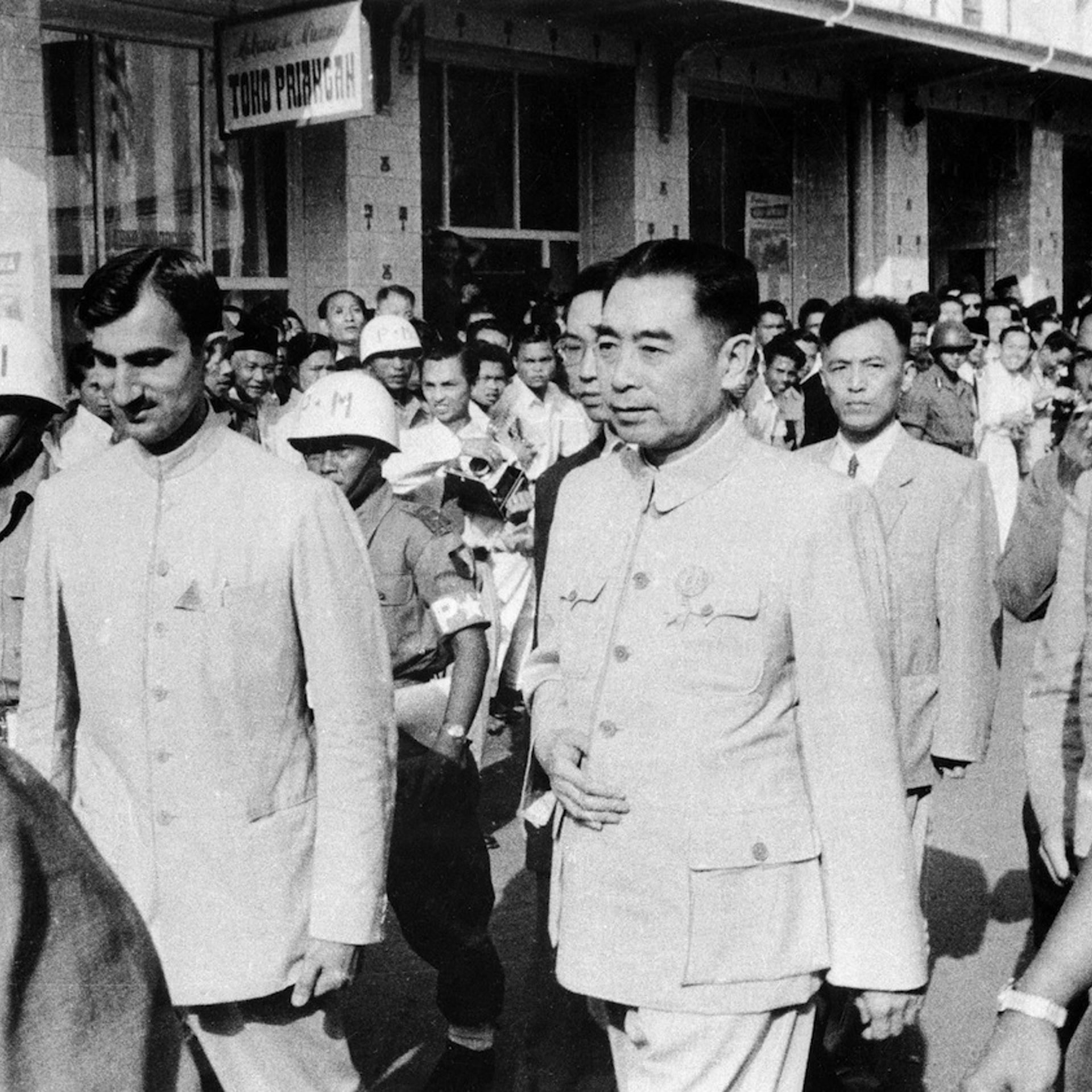 CHOU EN-LAI A LA CONFERENCE DE BANDUNG 1955