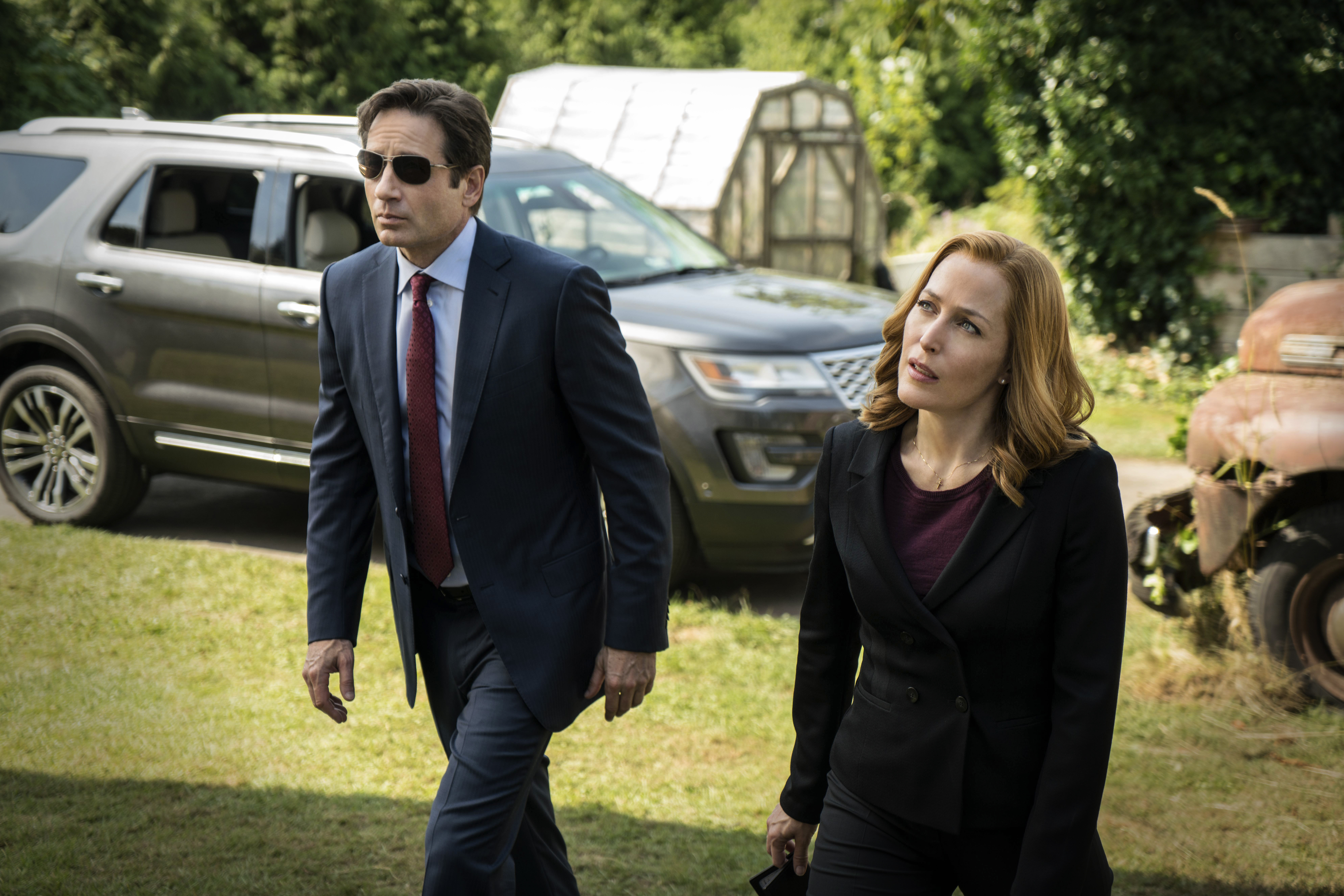 David Duchovny and Gillian Anderson in The X-Files.