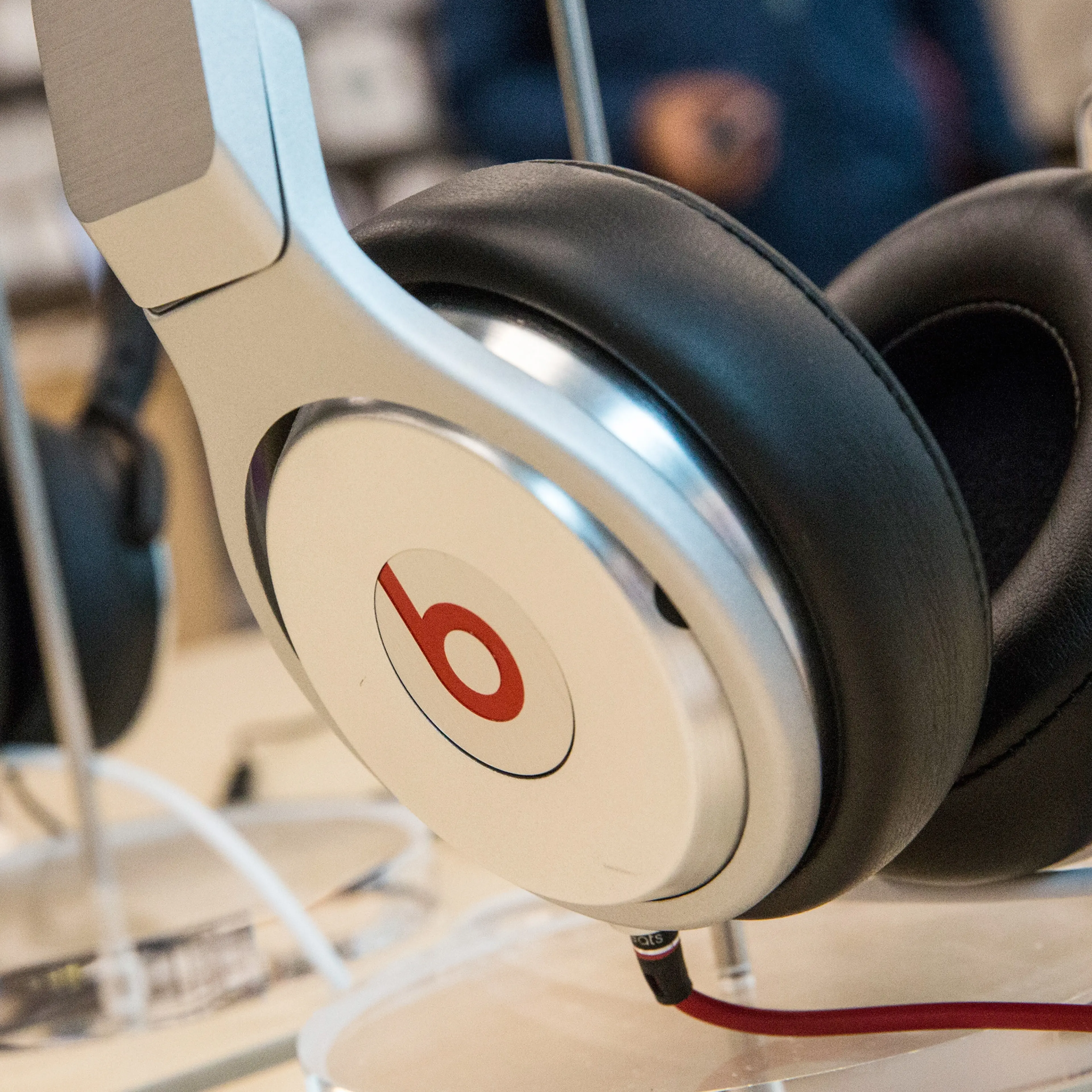 Apple Said To Be In Talks To Purchase Beats Headphones Company