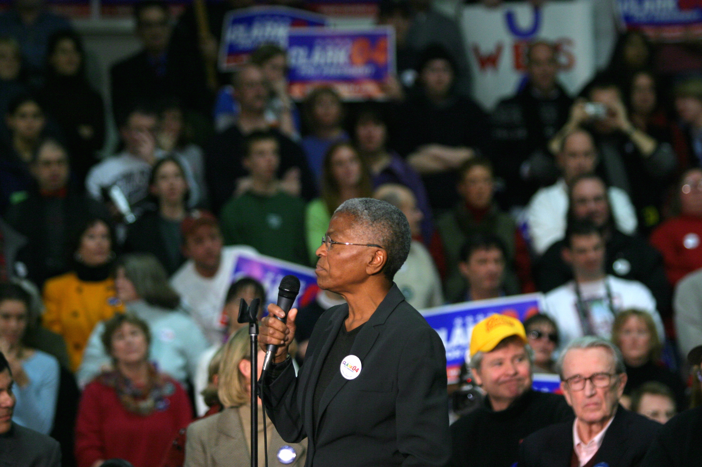 Wesley Clark Campaigns in New Hampshire