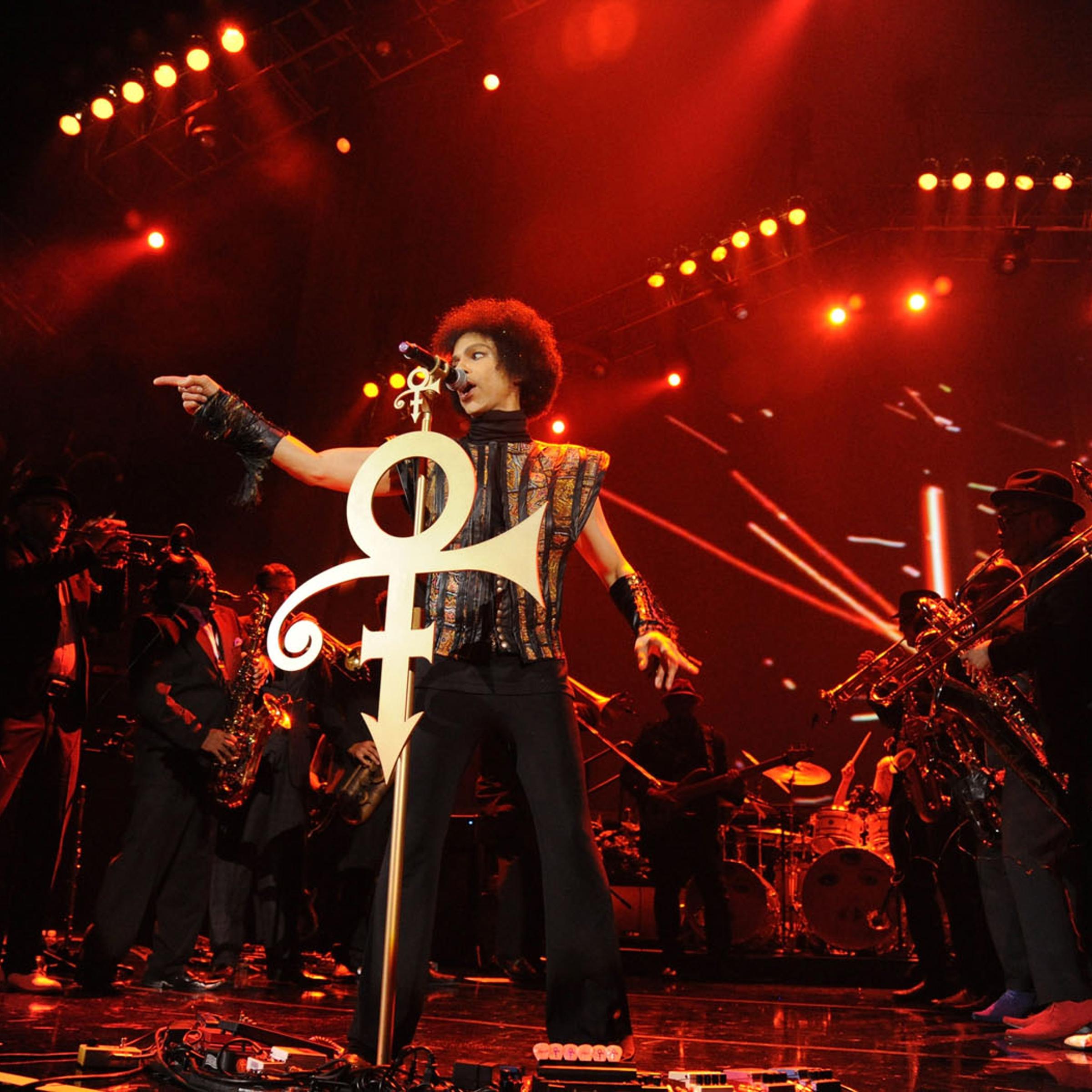 Prince performs at Mohegan Sun Arena on Dec. 29, 2013 in Uncasville, Connecticut.