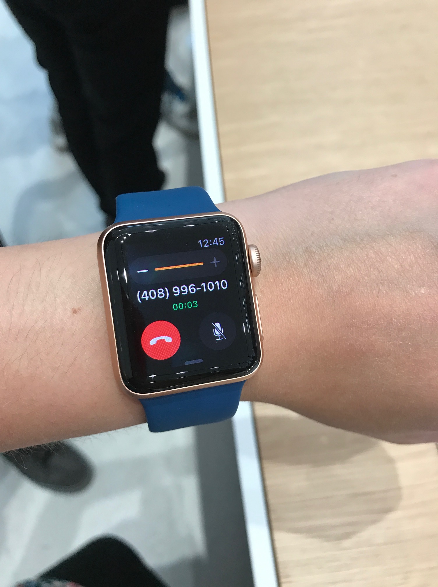 apple-watch-call.jpg?branch= apple-watch-call.jpg?branch=