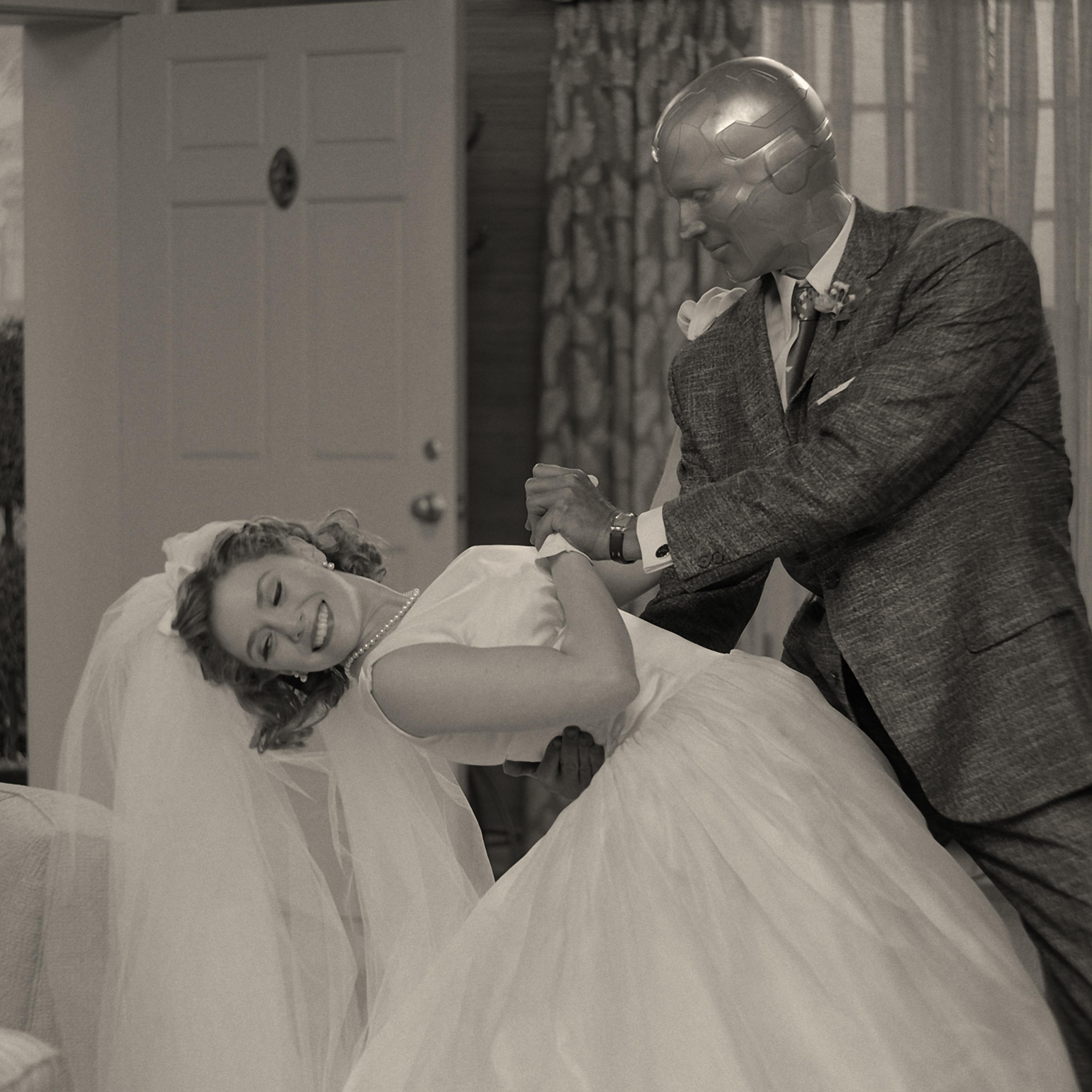 Elizabeth Olsen and Paul Bettany in <em>WandaVision</em>