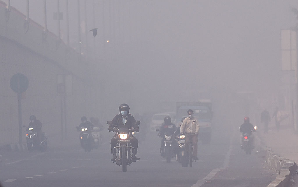 Air Quality In Poor Category As Dense Smog Engulf Delhi NCR