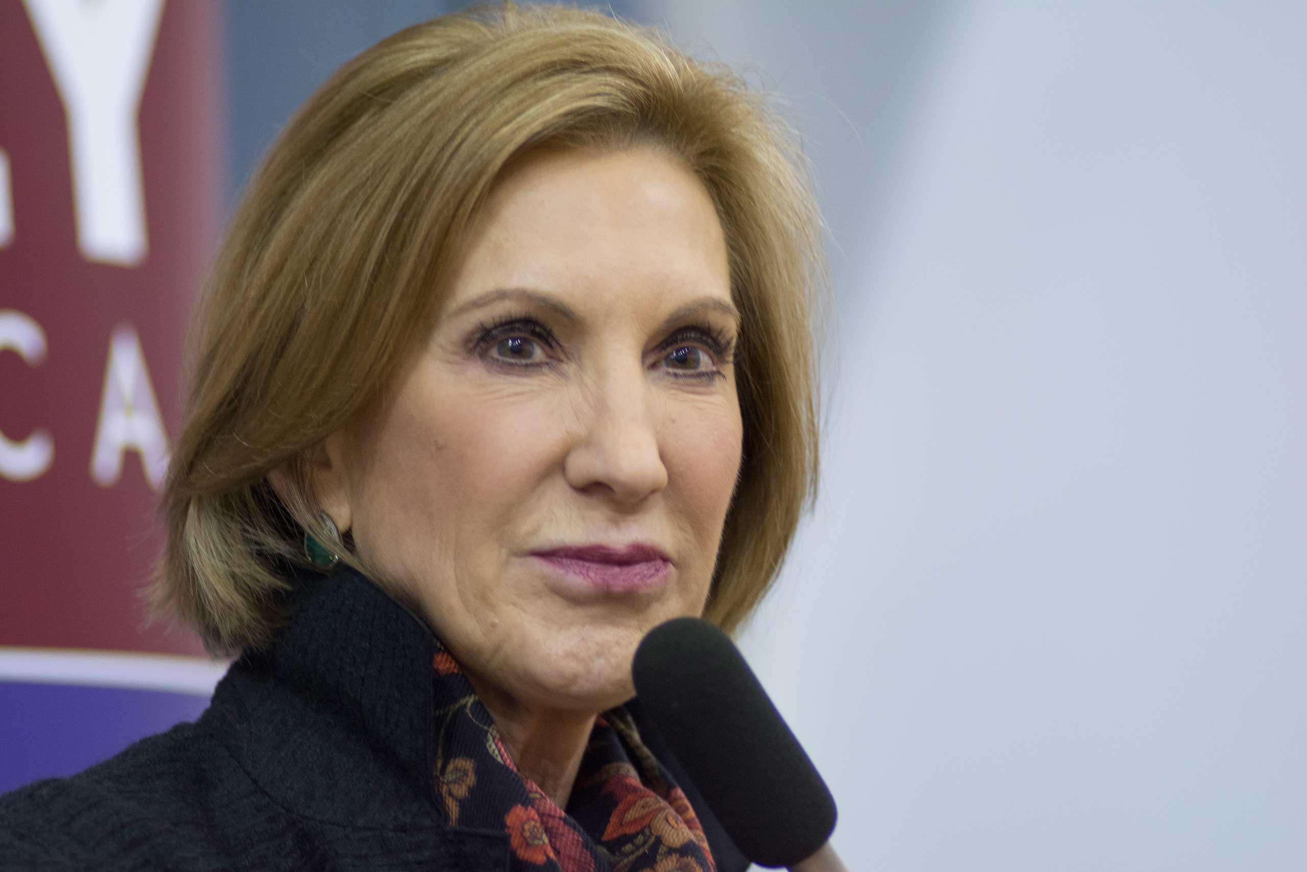 Carly Fiorina makes campaign stop at a Toyota dealership in Portsmouth NH
