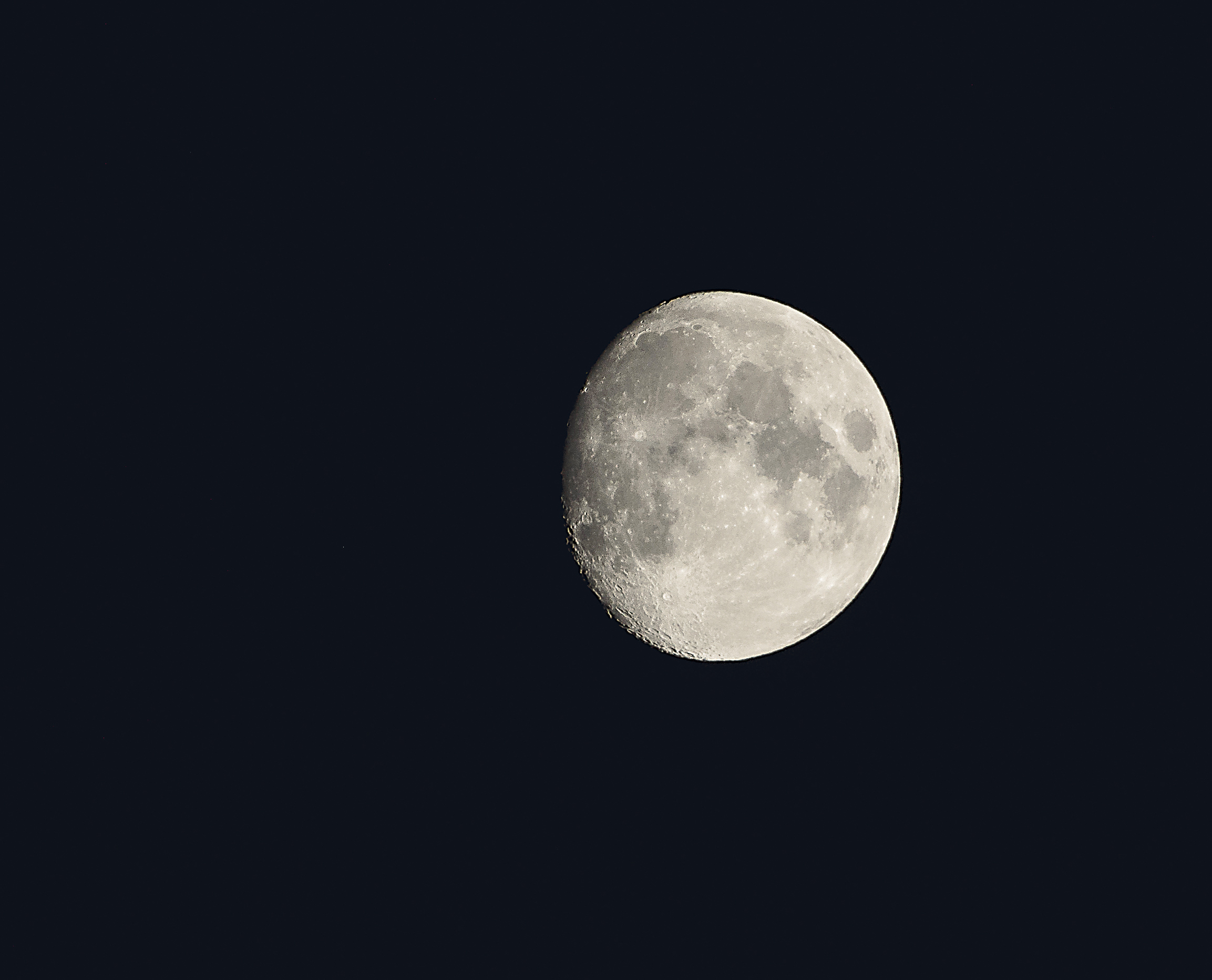 Night time photograph of a waxing gibbous Moon, taken on November 14, 2013.