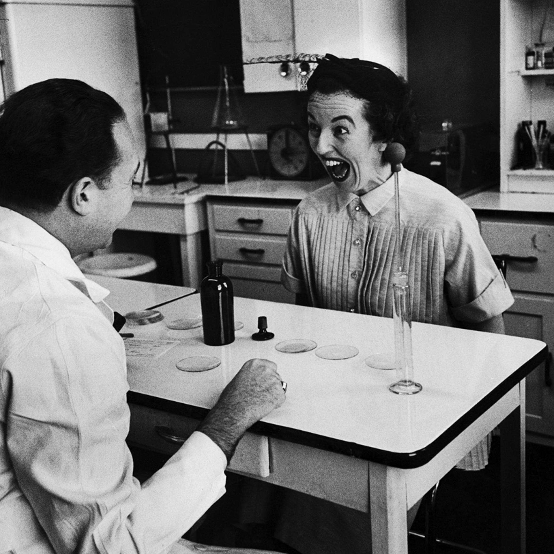 In 1954 in Northbrook, Ill., Mrs. Jane Dill has just been told that, judging from the response of a chemical wafer on her tongue, she is going to have a baby girl.