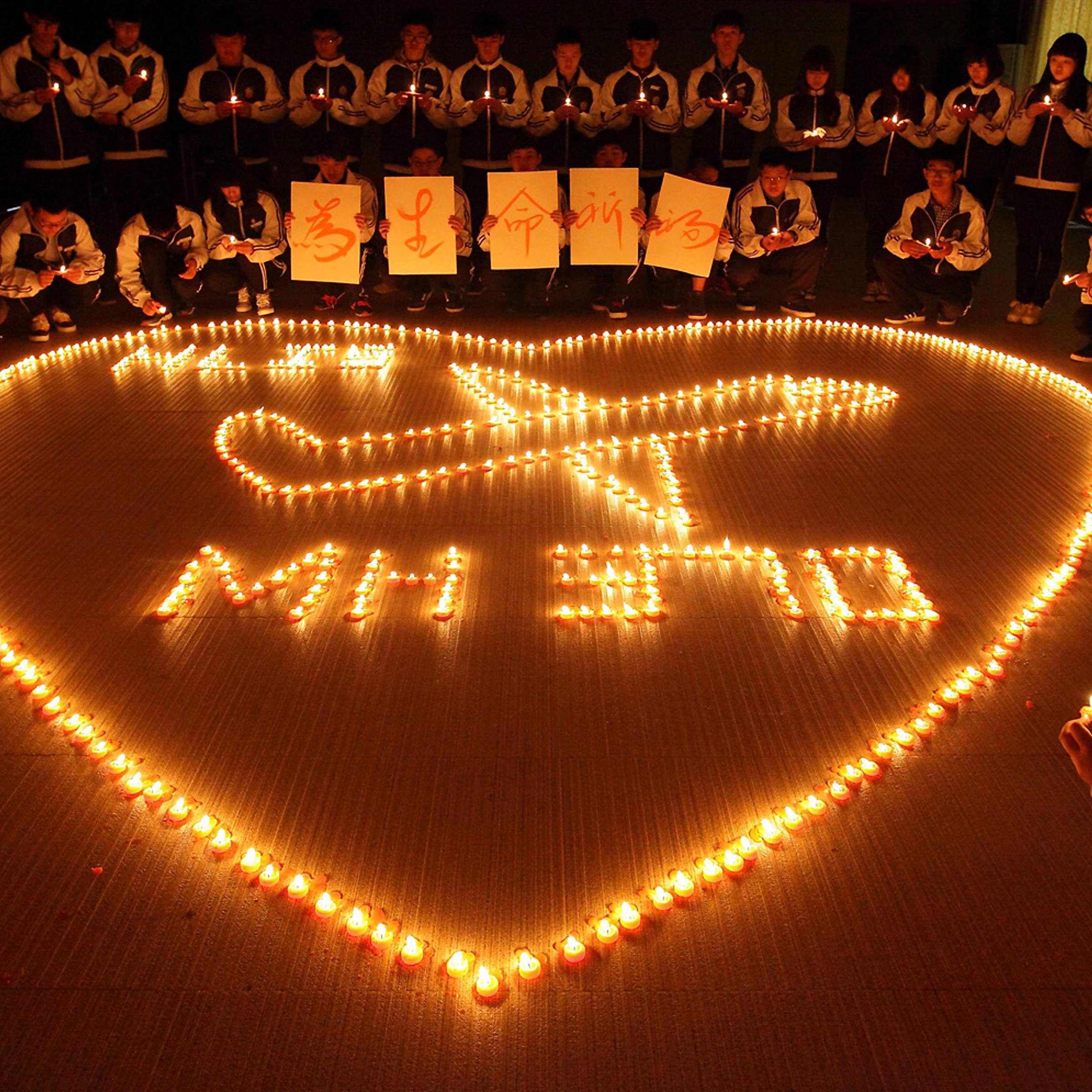 Students Pray For Passengers Onboard MH370 In Zhuji