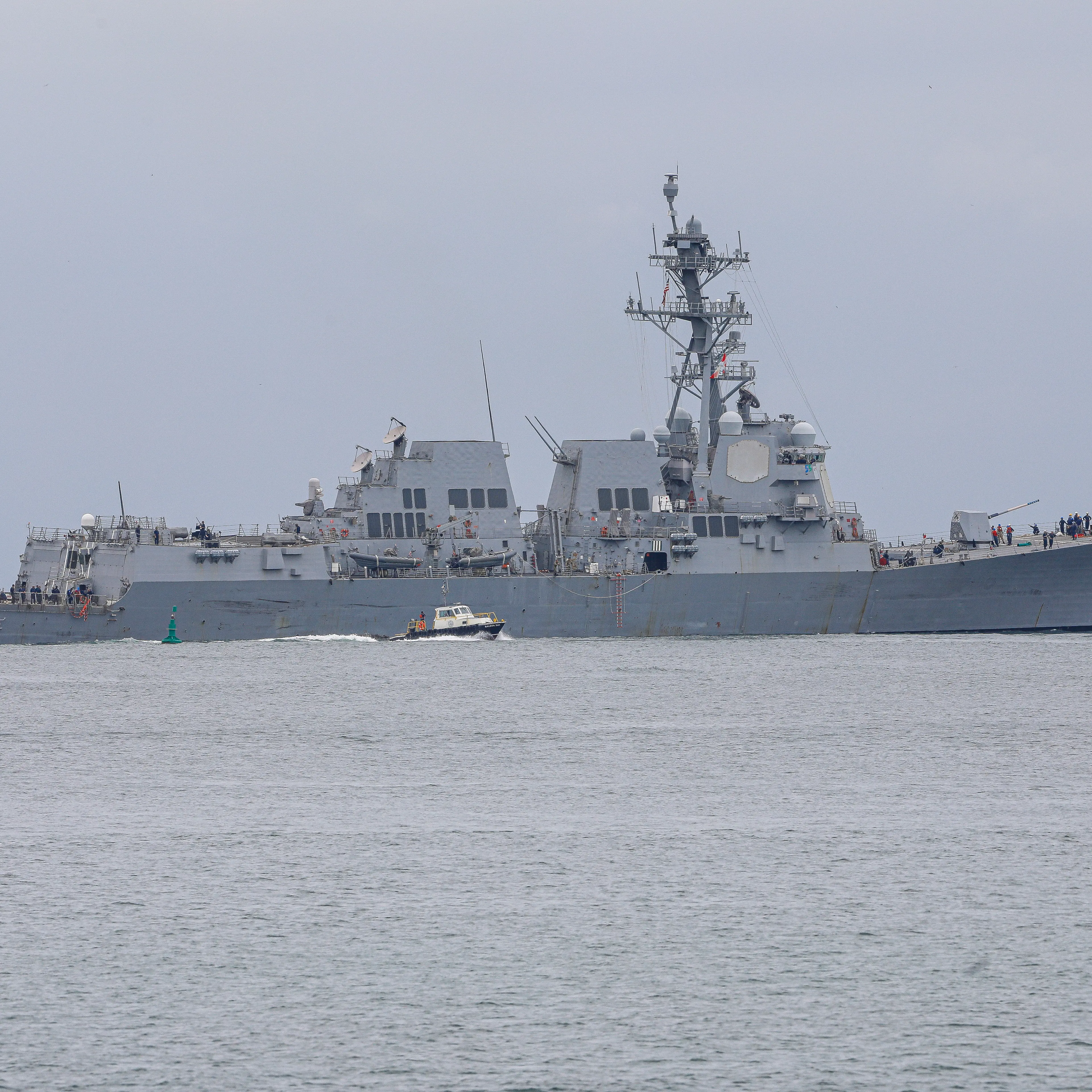 US Navy Destroyer USS Sampson docked in Panama amid regional tensions with Venezuela