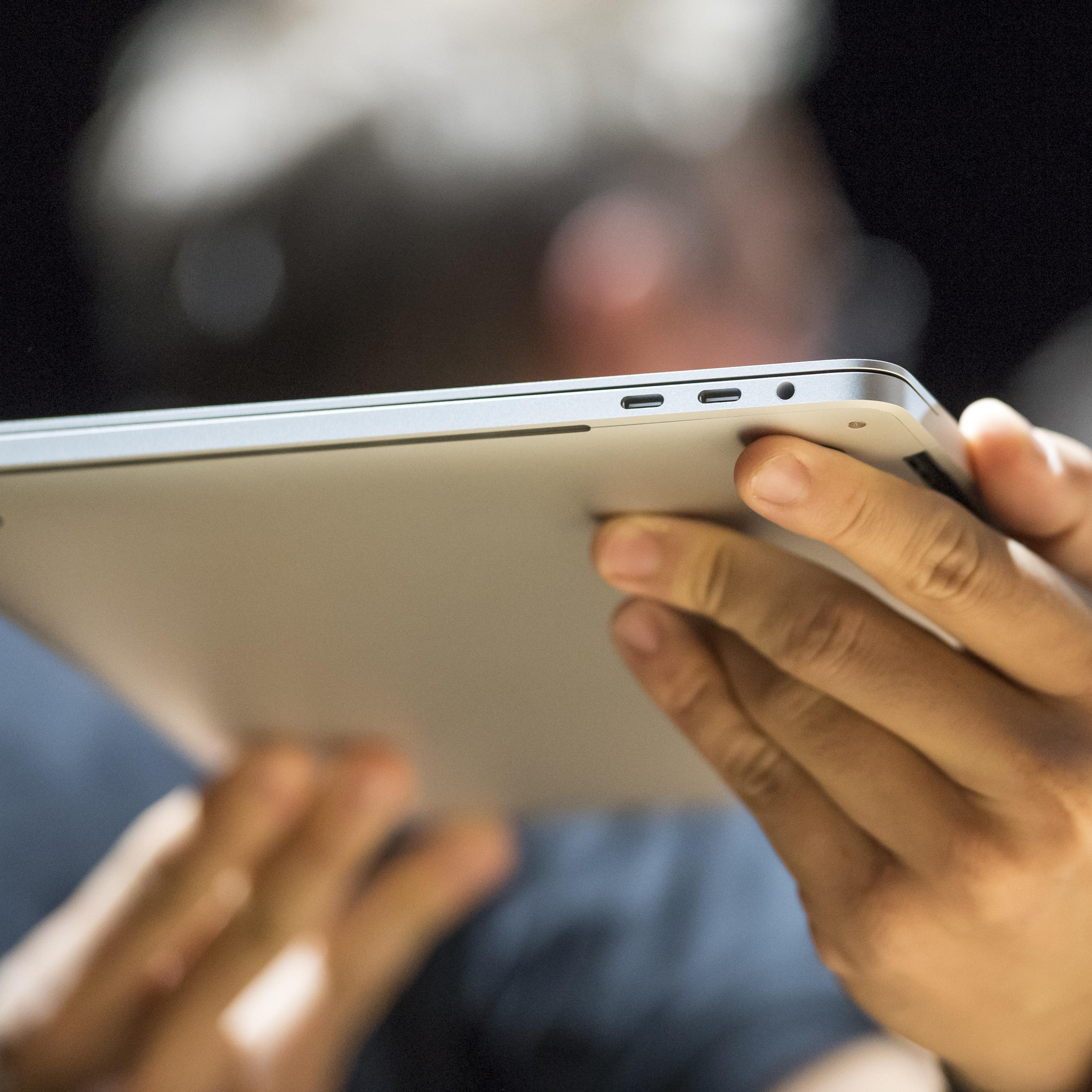 Apple Inc. Debuts New MacBook Computers