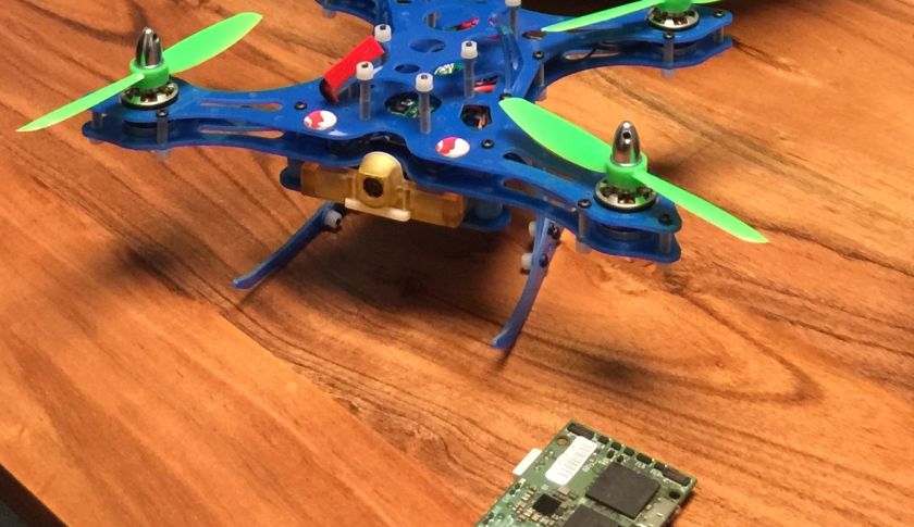 The Qualcomm Snapdragon Flight reference design and a sample drone.