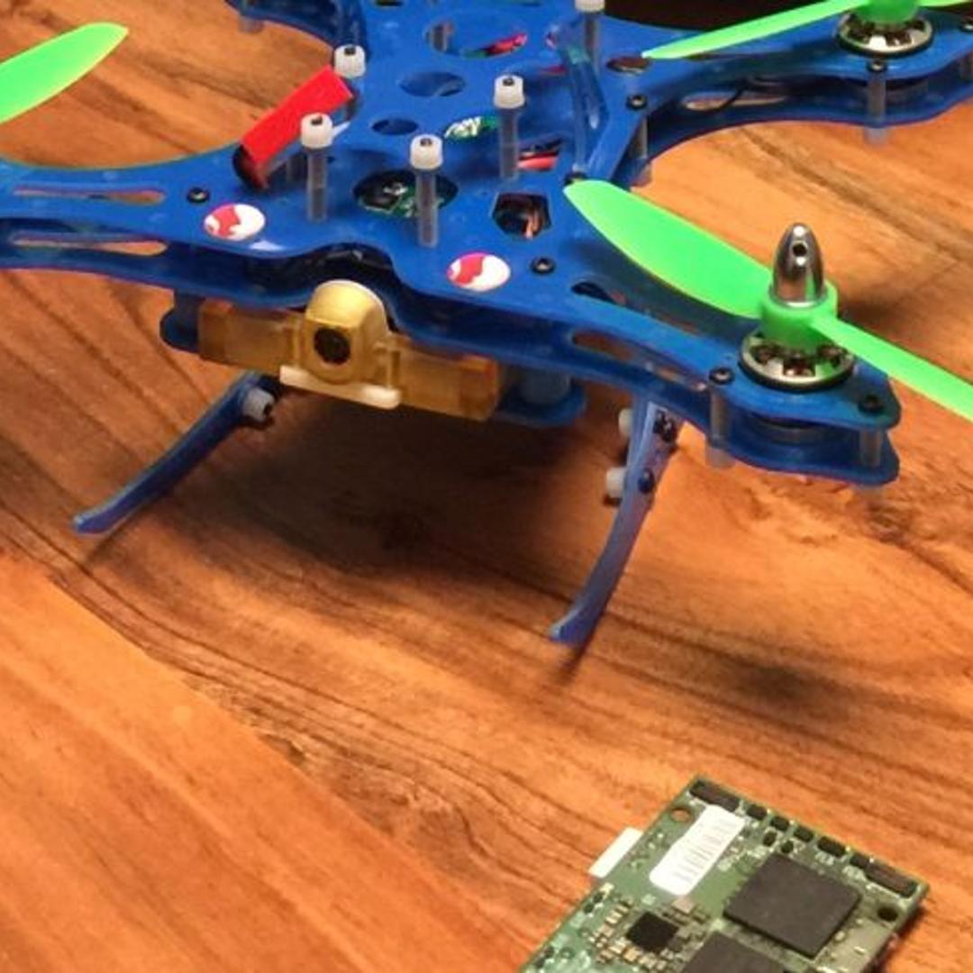 The Qualcomm Snapdragon Flight reference design and a sample drone.