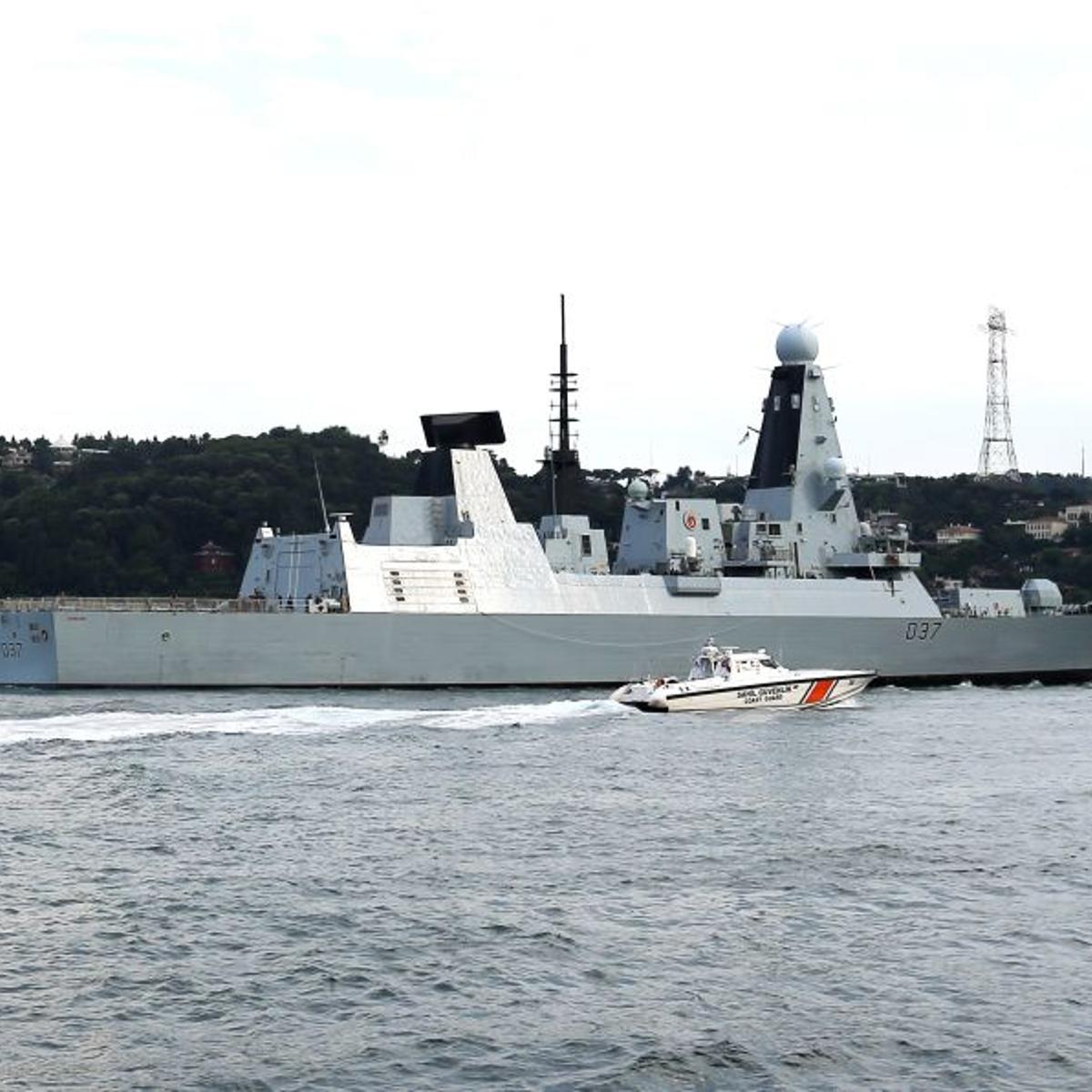 British Navy warship passes through Bosphorus