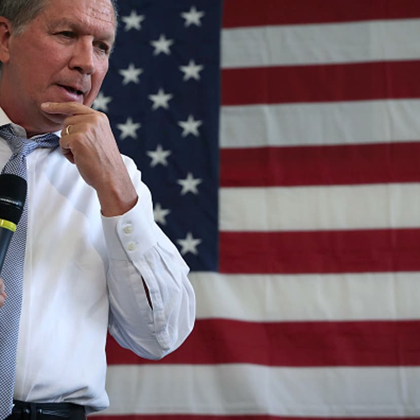 Republican presidential candidate and Ohio Governor John Kasich pauses during a campaign event April 25, 2016 in Rockville, Maryland.
