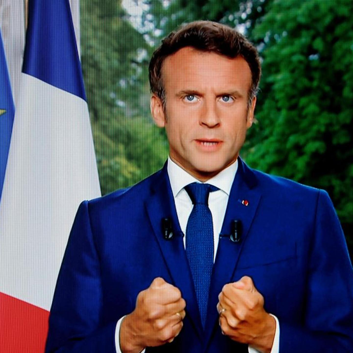 TOPSHOT-FRANCE-POLITICS-MEDIA-TV