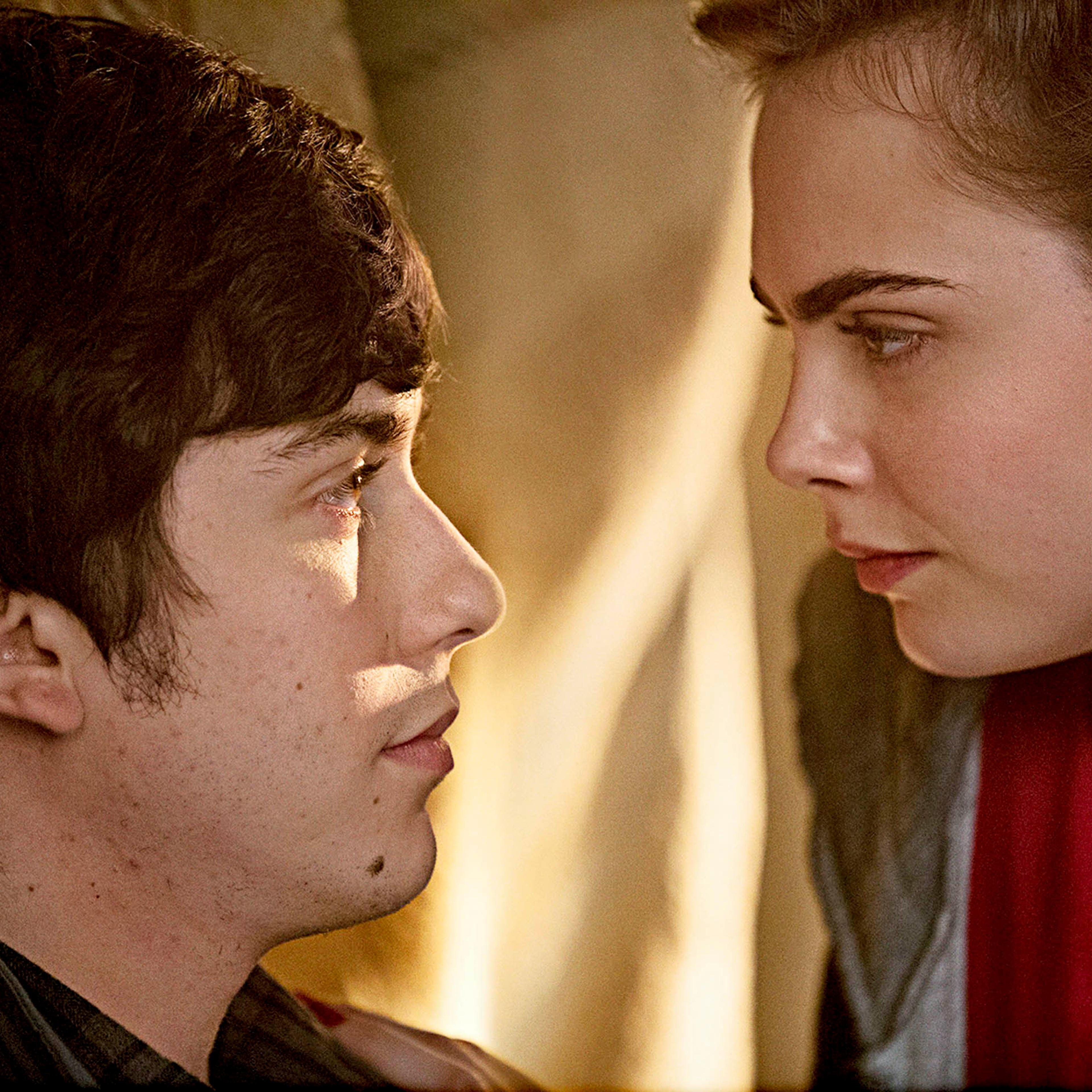 cara-delevingne-nat-wolff-paper-towns