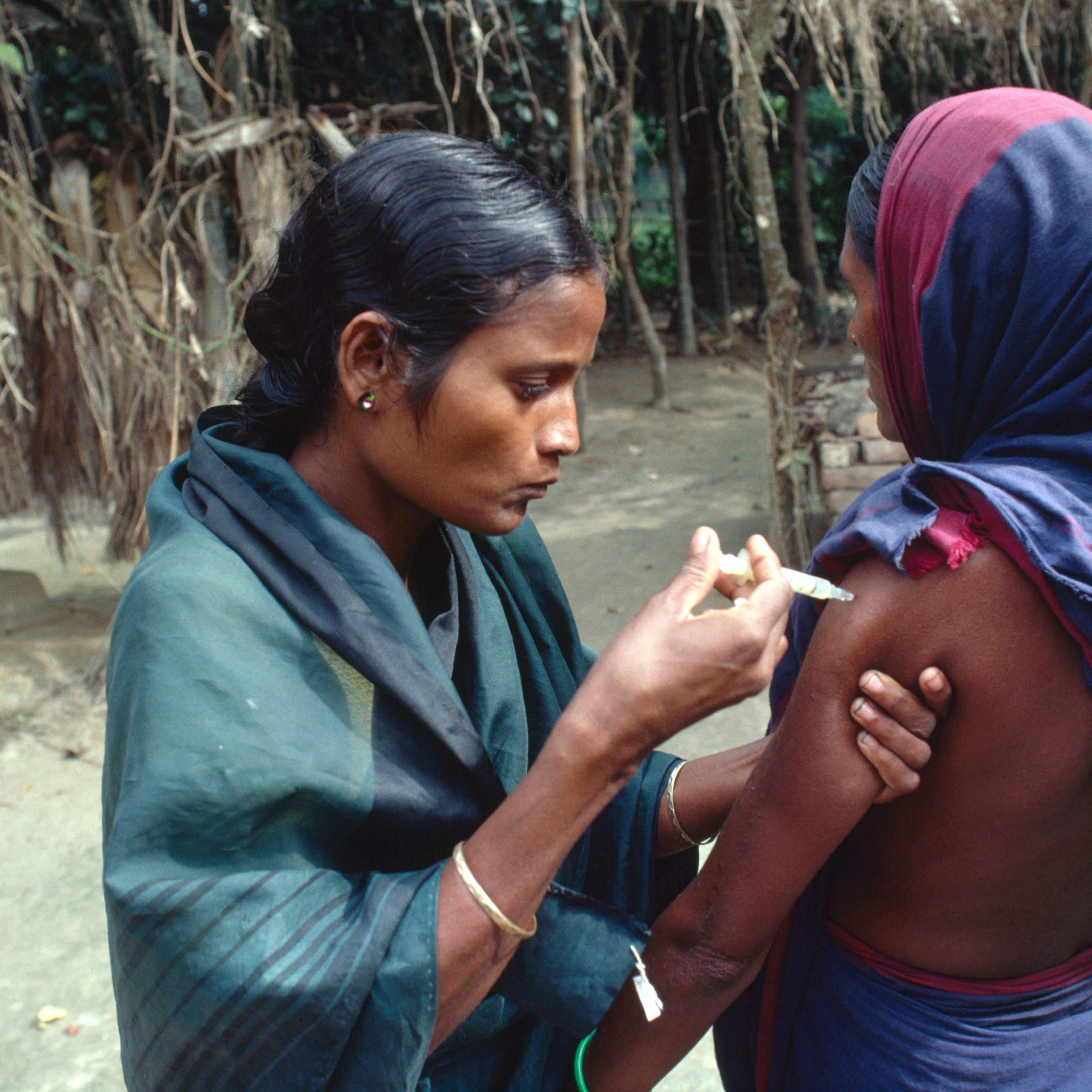 Family Planning, Bangladesh, Mobarakdi Village, Matlab District, Hashina Akhtar Giving A Three-Monthly Injection Of The Contraceptive Depro-Provera,