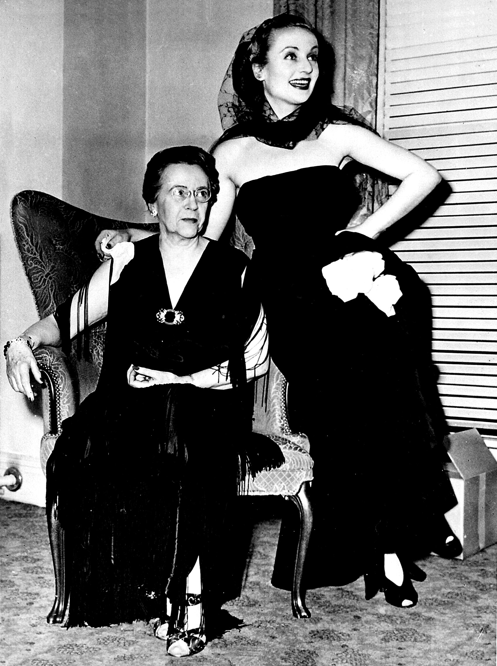 Last photo of Carole Lombard and her mother, January 1942.