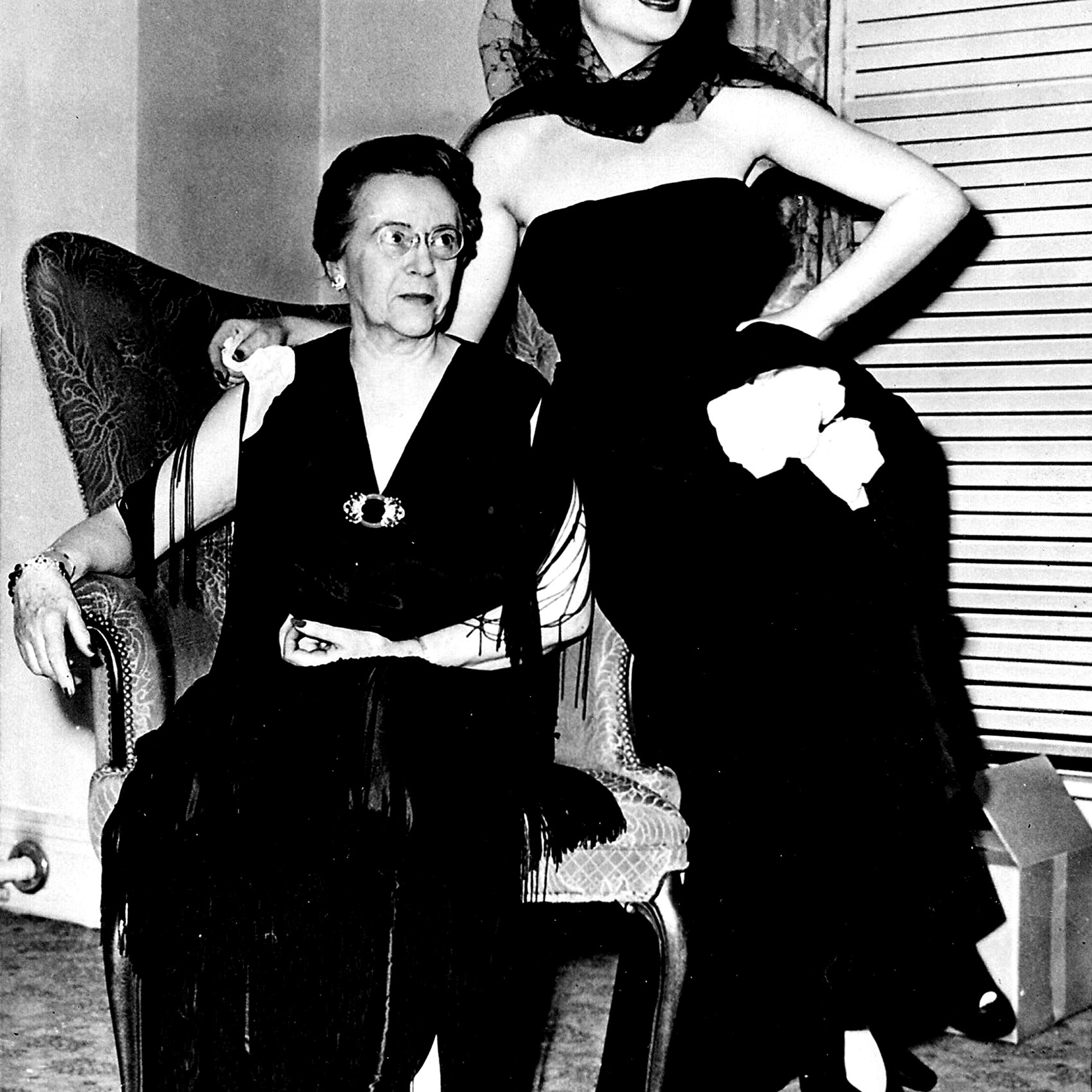 Last photo of Carole Lombard and her mother, January 1942.