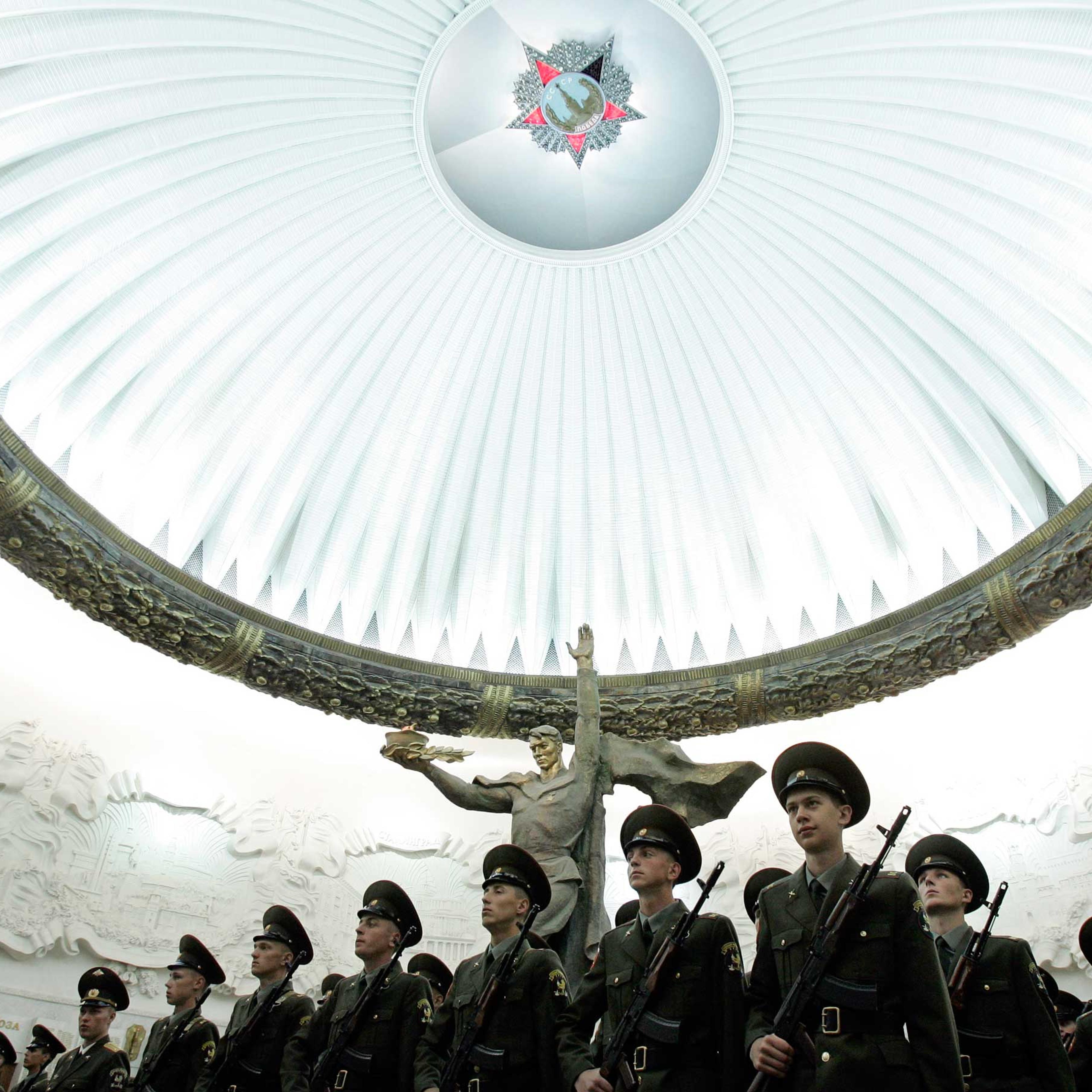 Soldiers stand in formation as they swear an oath at the World War Two museum on Poklonnaya Gora in Victory Park, Moscow in 2007.
