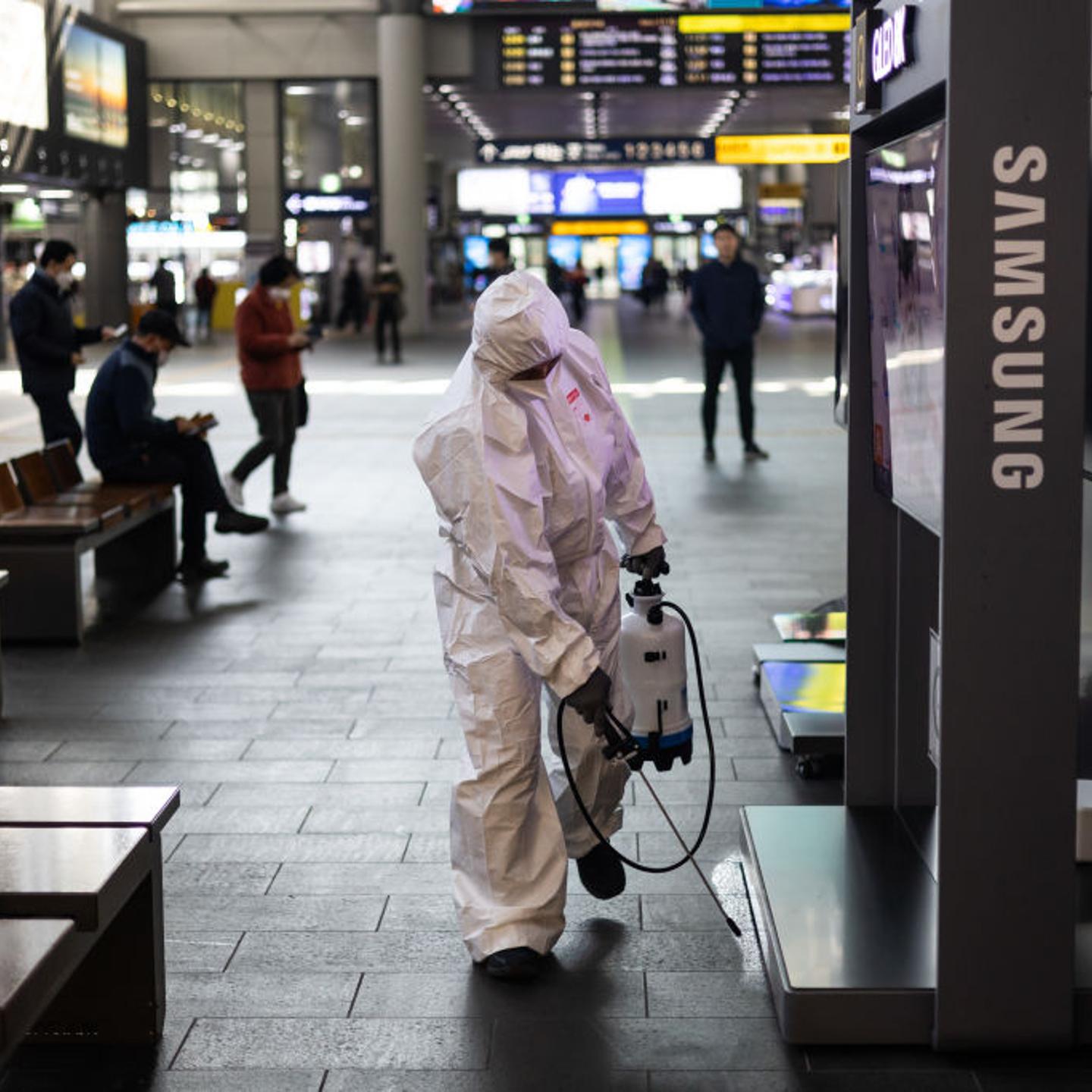 Train Disinfection in Seoul as Bedbug Anxiety Spreads