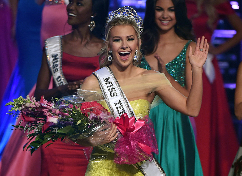 Miss Texas Teen USA 2016 Karlie Hay waves after being crowned Miss Teen USA 2016 during the 2016 Miss Teen USA Competition at The Venetian Las Vegas on July 30, 2016 in Las Vegas, Nevada.