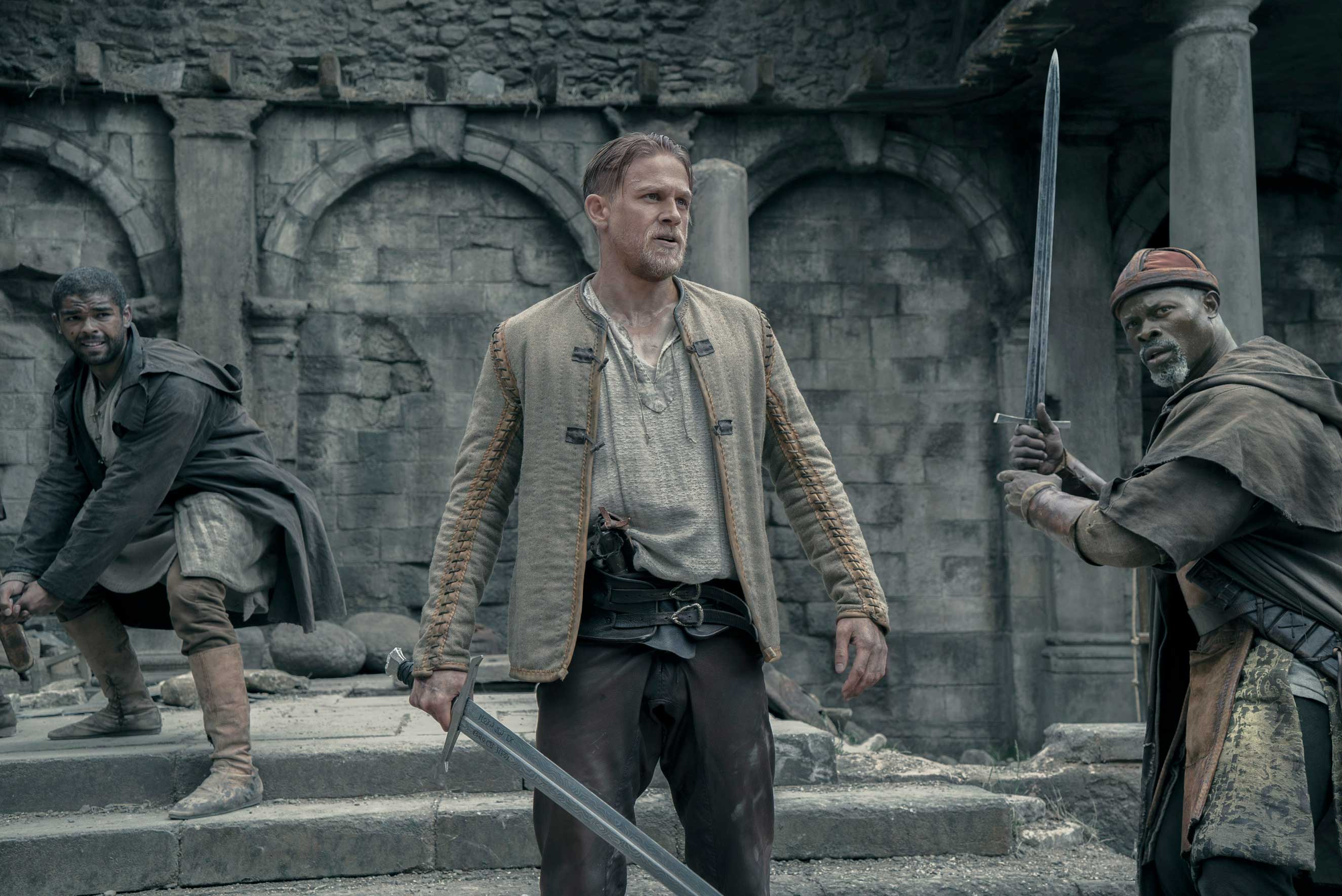 king-arthur-charlie-hunnam