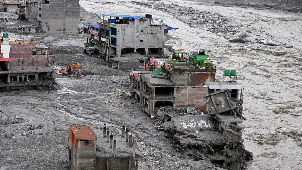 In Nepal's Tragedy, a Warning for a Warming World