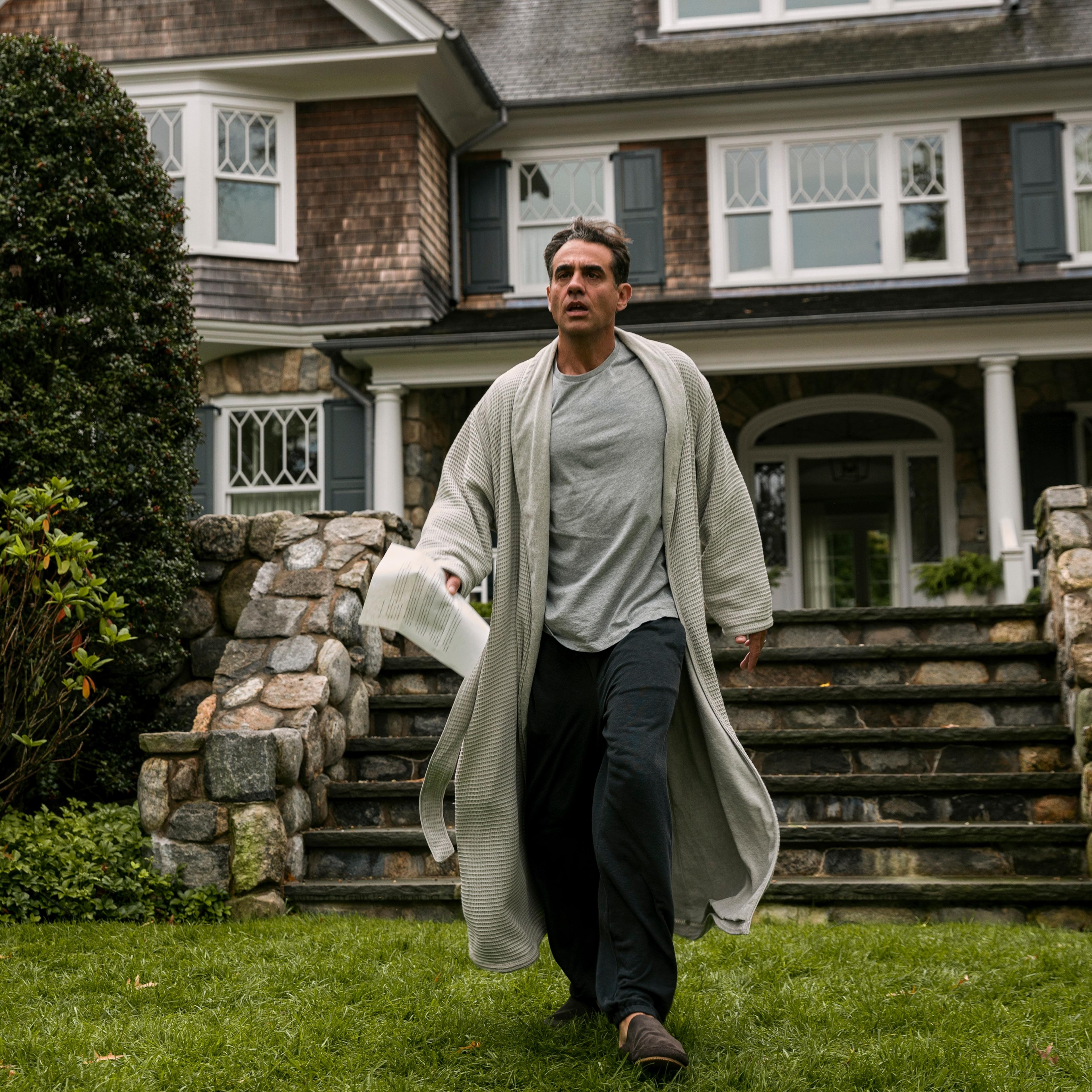 The Watcher. Bobby Cannavale as Dean Brannock in episode 101 of The Watcher. Cr. Eric Liebowitz/Netflix © 2022