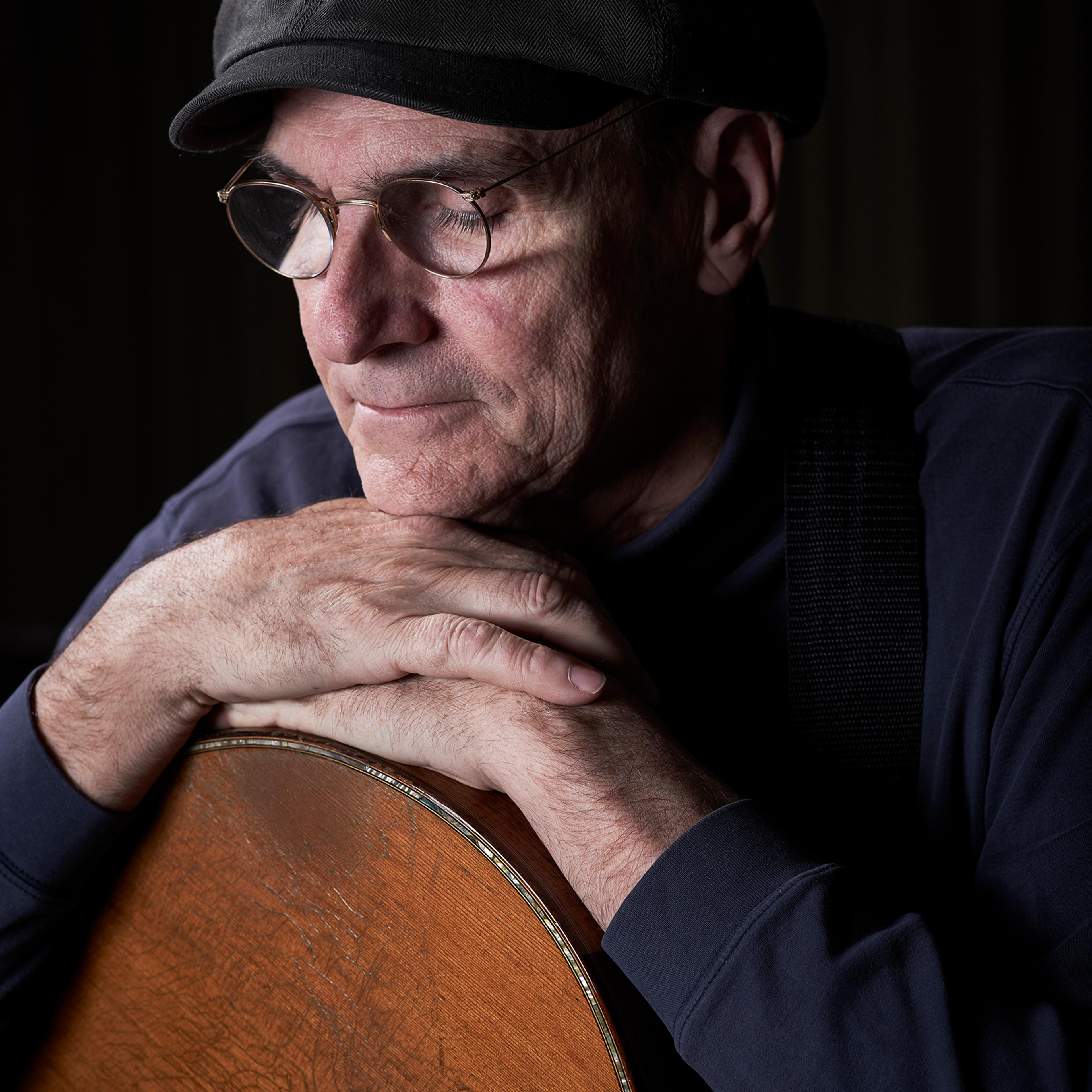 At 71, James Taylor looks back—and settles in for an encore