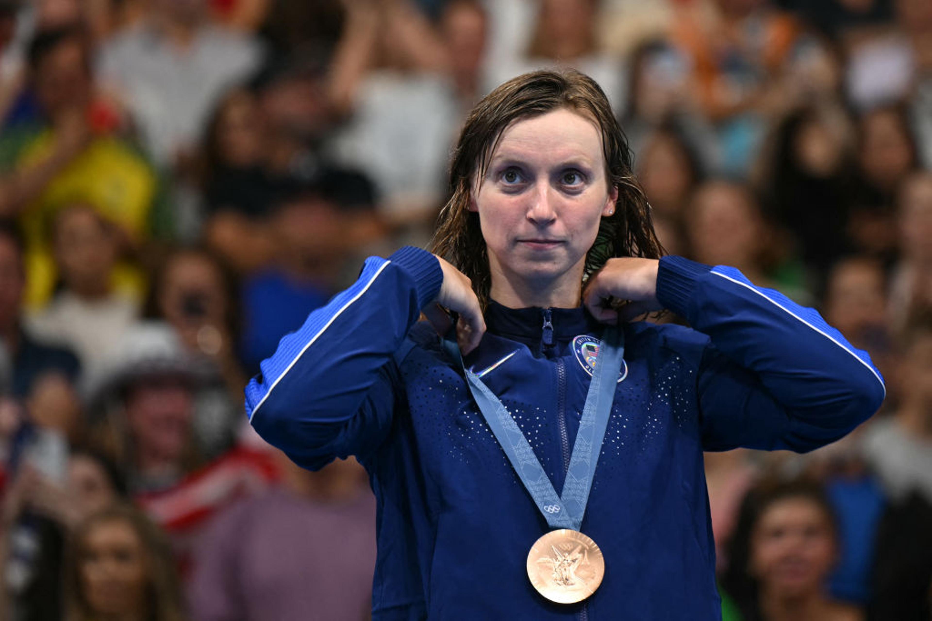 SWIMMING-OLY-PARIS-2024-MEDALS