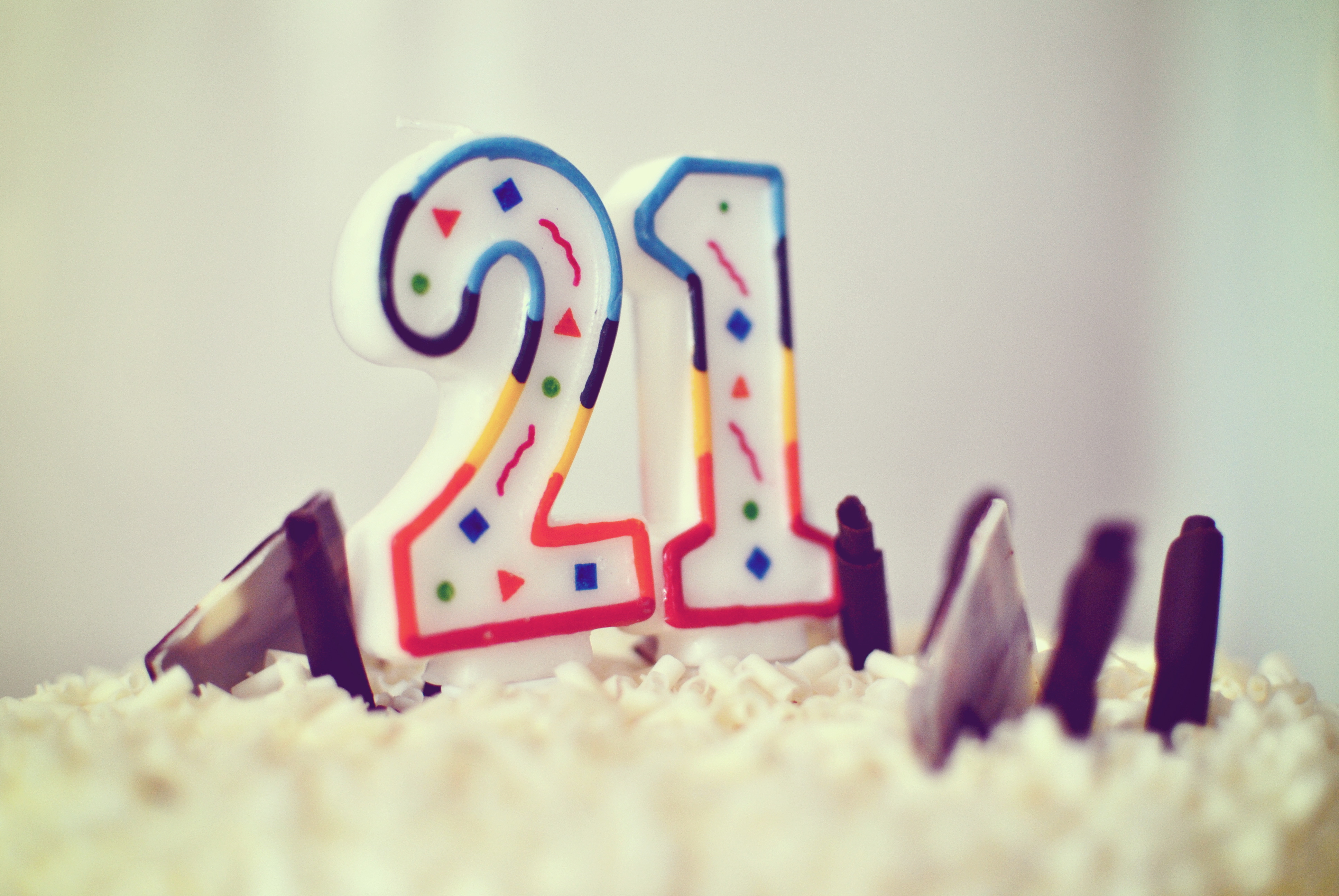 21-birthday-cake-candles