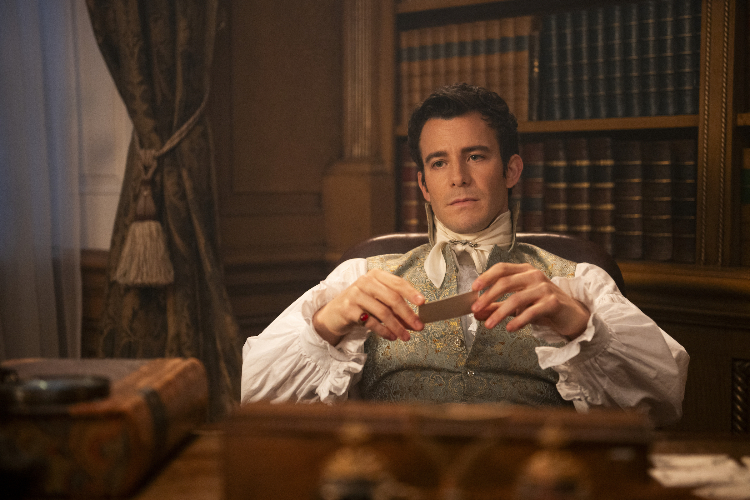 Bridgerton. Luke Thompson as Benedict Bridgerton in episode 307 of Bridgerton. Cr. Liam Daniel/Netflix © 2024