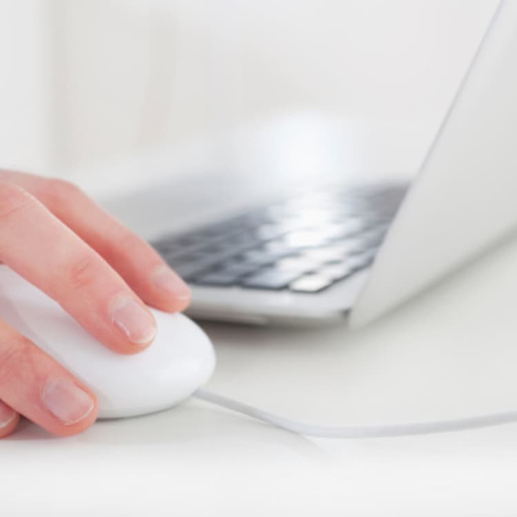 hand-using-computer-mouse