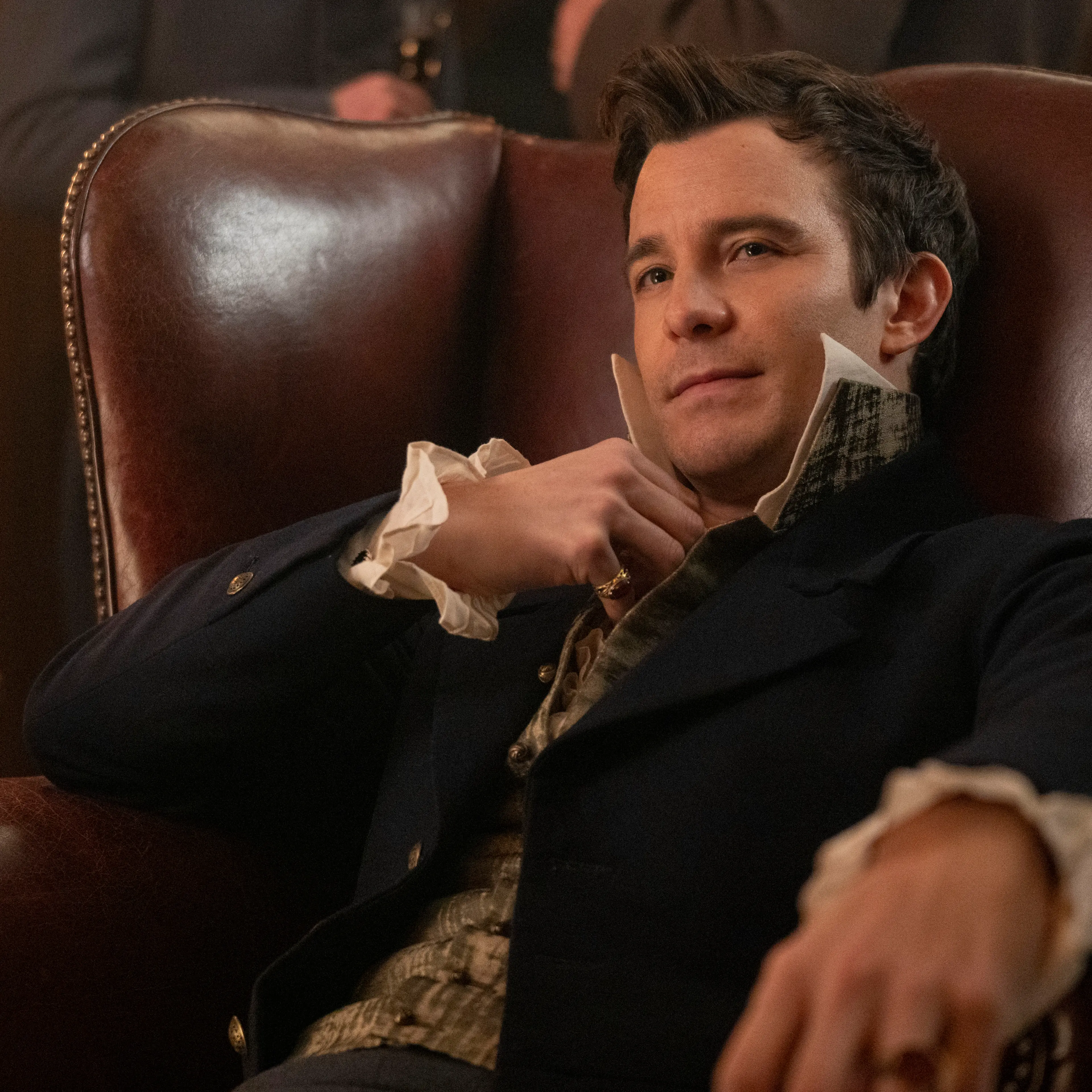 Bridgerton. Luke Thompson as Benedict Bridgerton in episode 404 of Bridgerton. Cr. Liam Daniel/Netflix © 2025