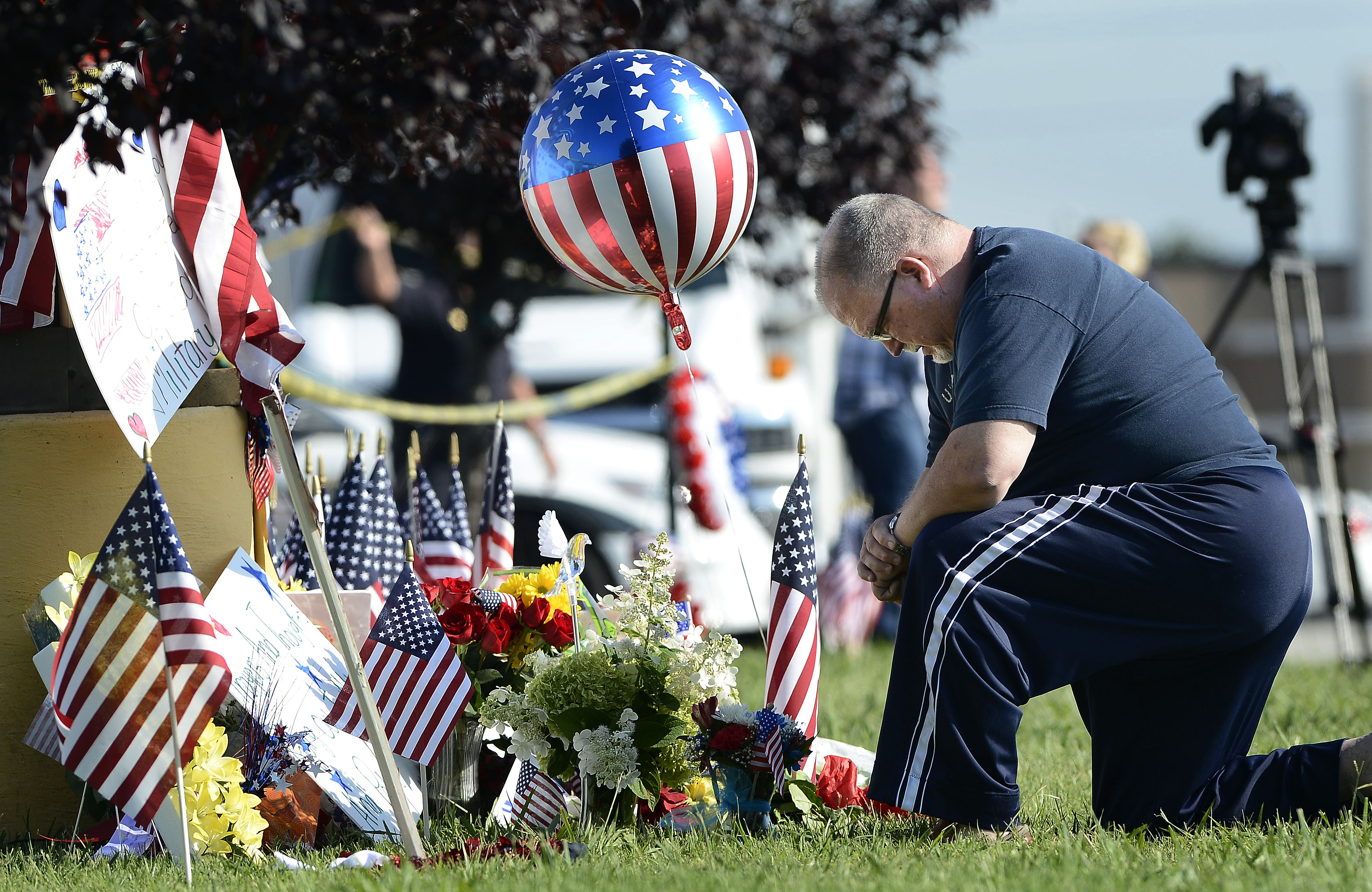 Bill Lettmkuhl tennessee shooting