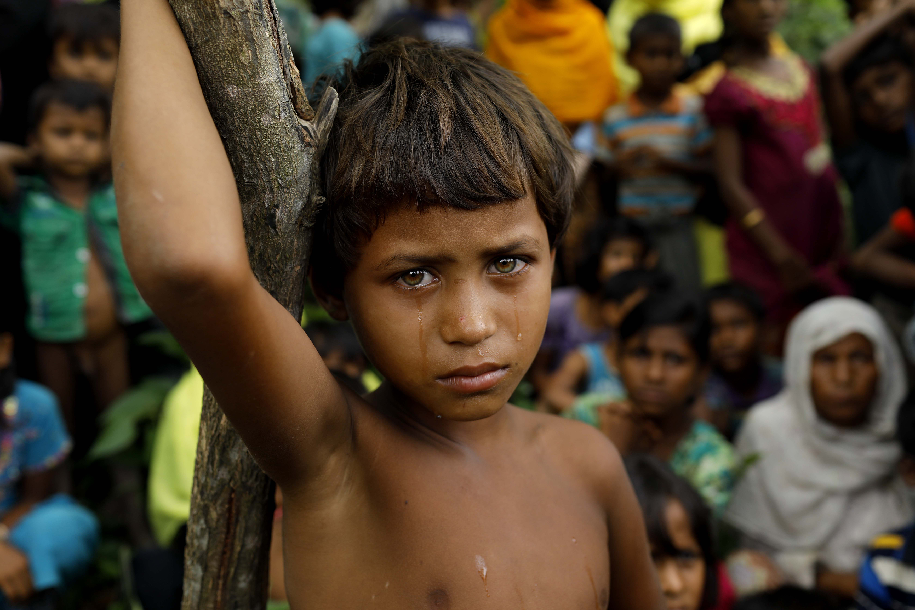 TOPSHOT-BANGLADESH-MYANMAR-UNREST-ROHINGYA-REFUGEE-ACCIDENT