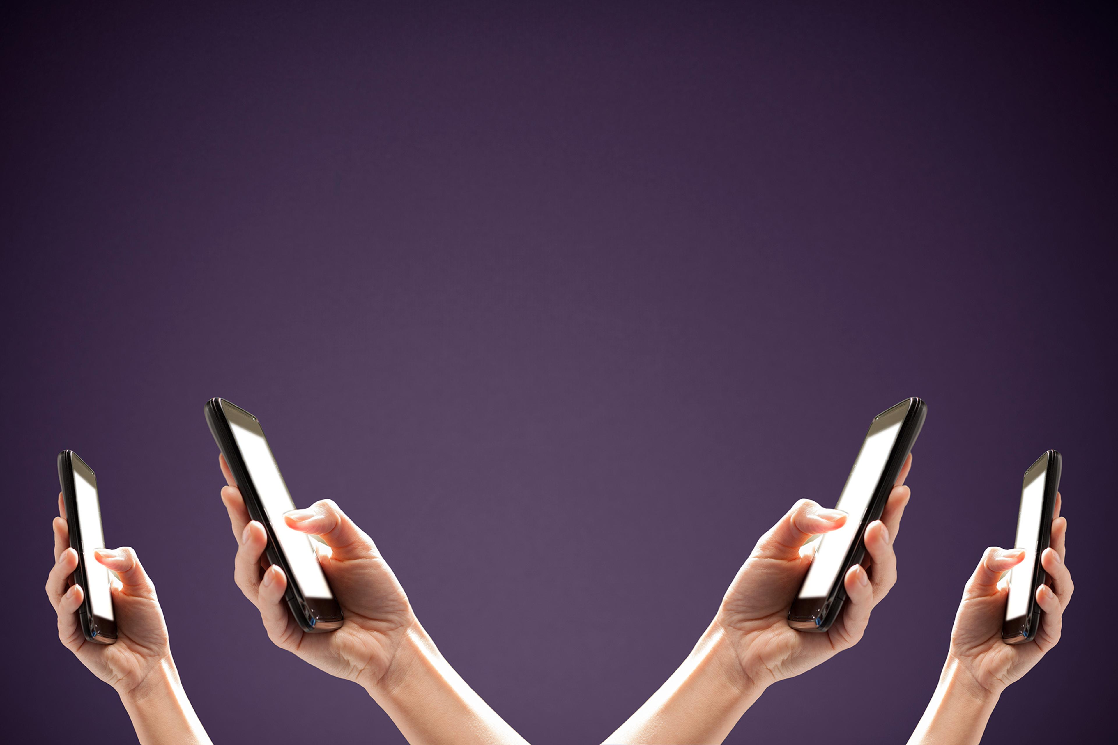 smart phones hands texting